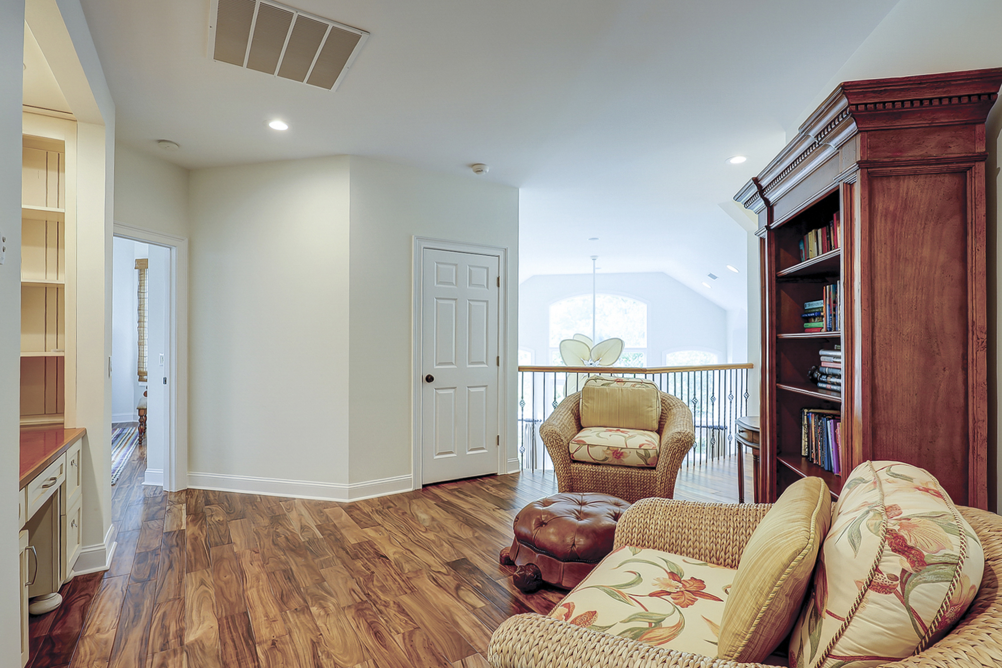 2nd Floor Loft Work Space/Conversation Area
