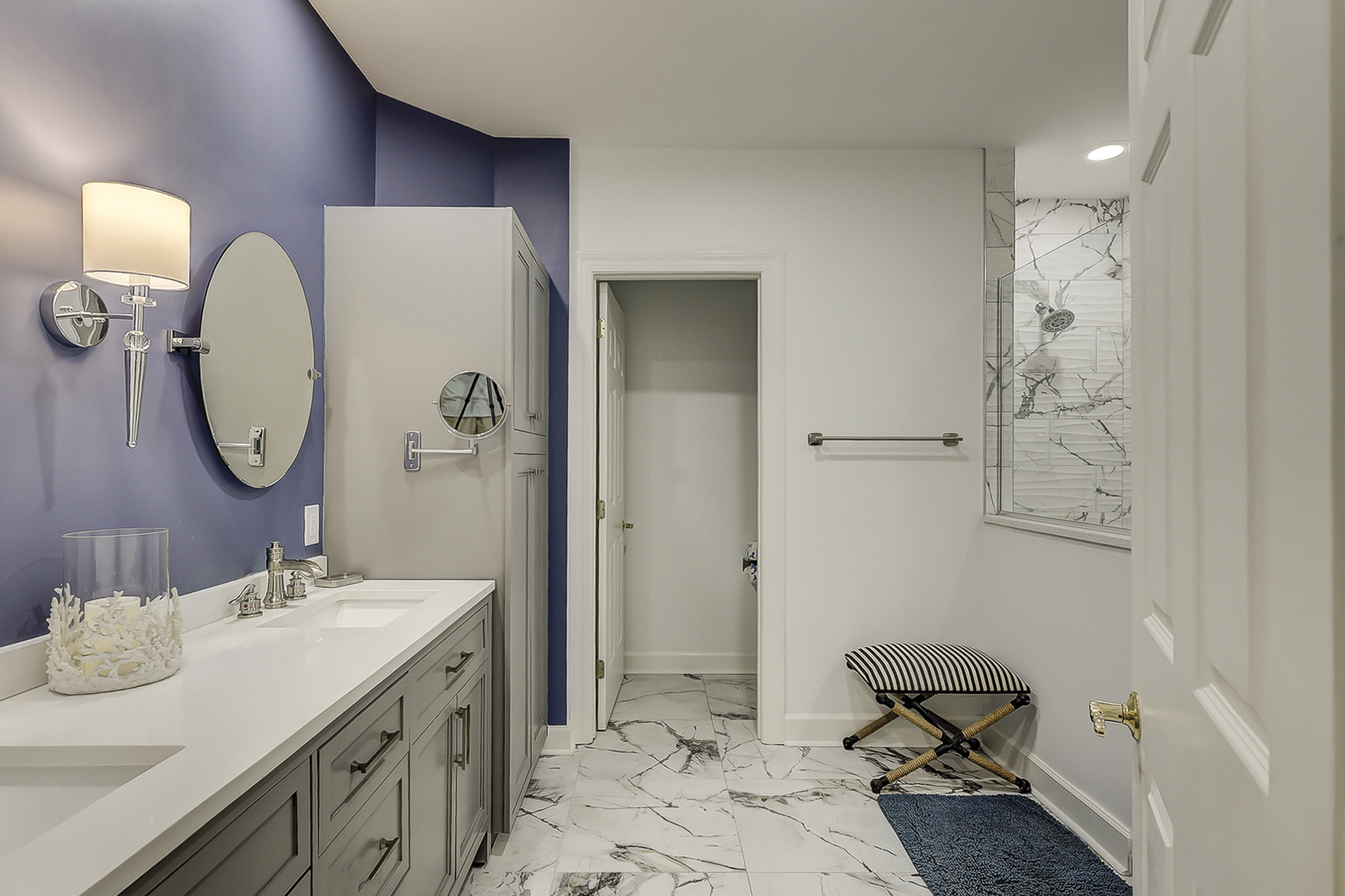 King Suite Full Bathroom