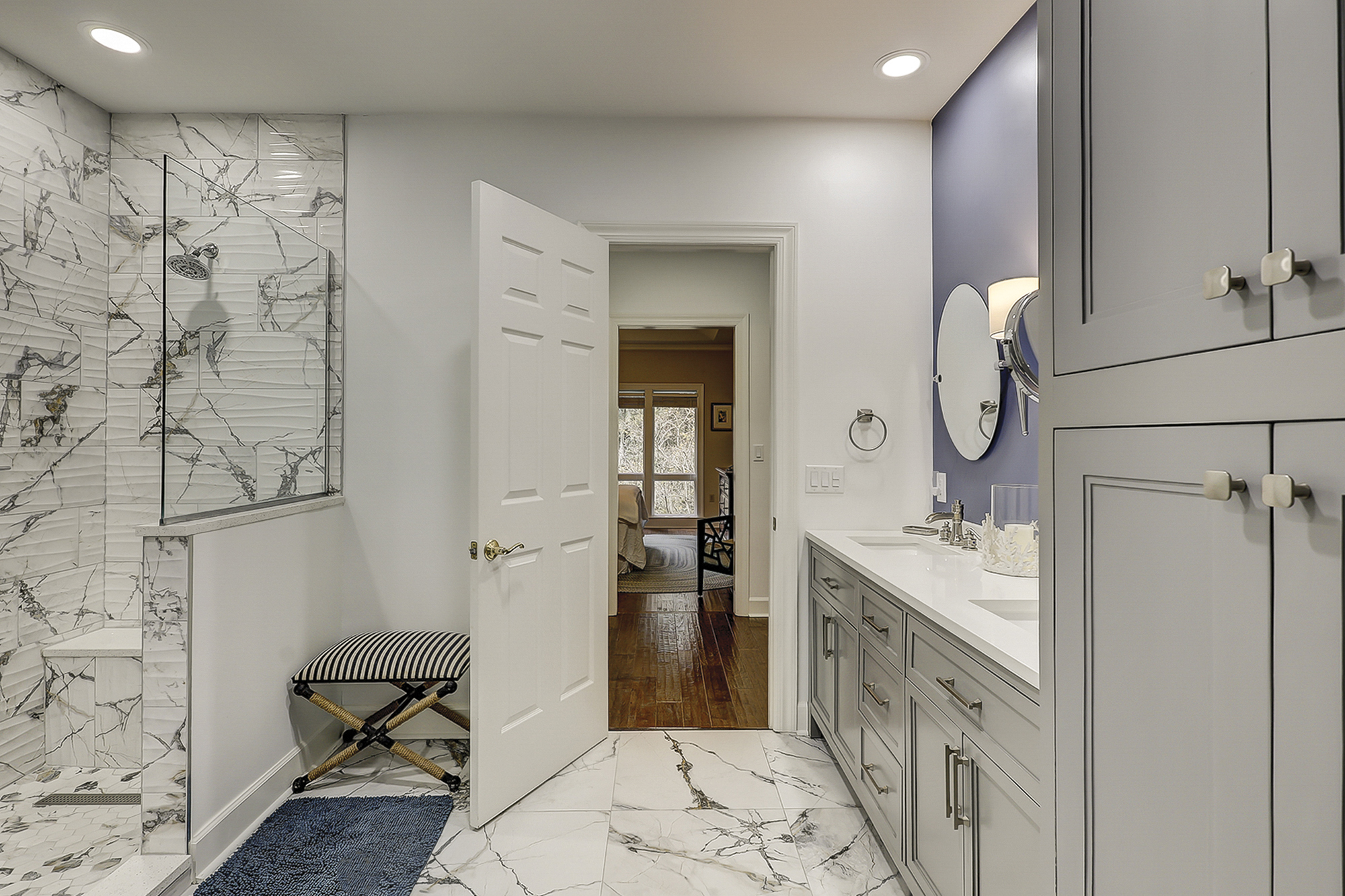 King Suite Full Bathroom