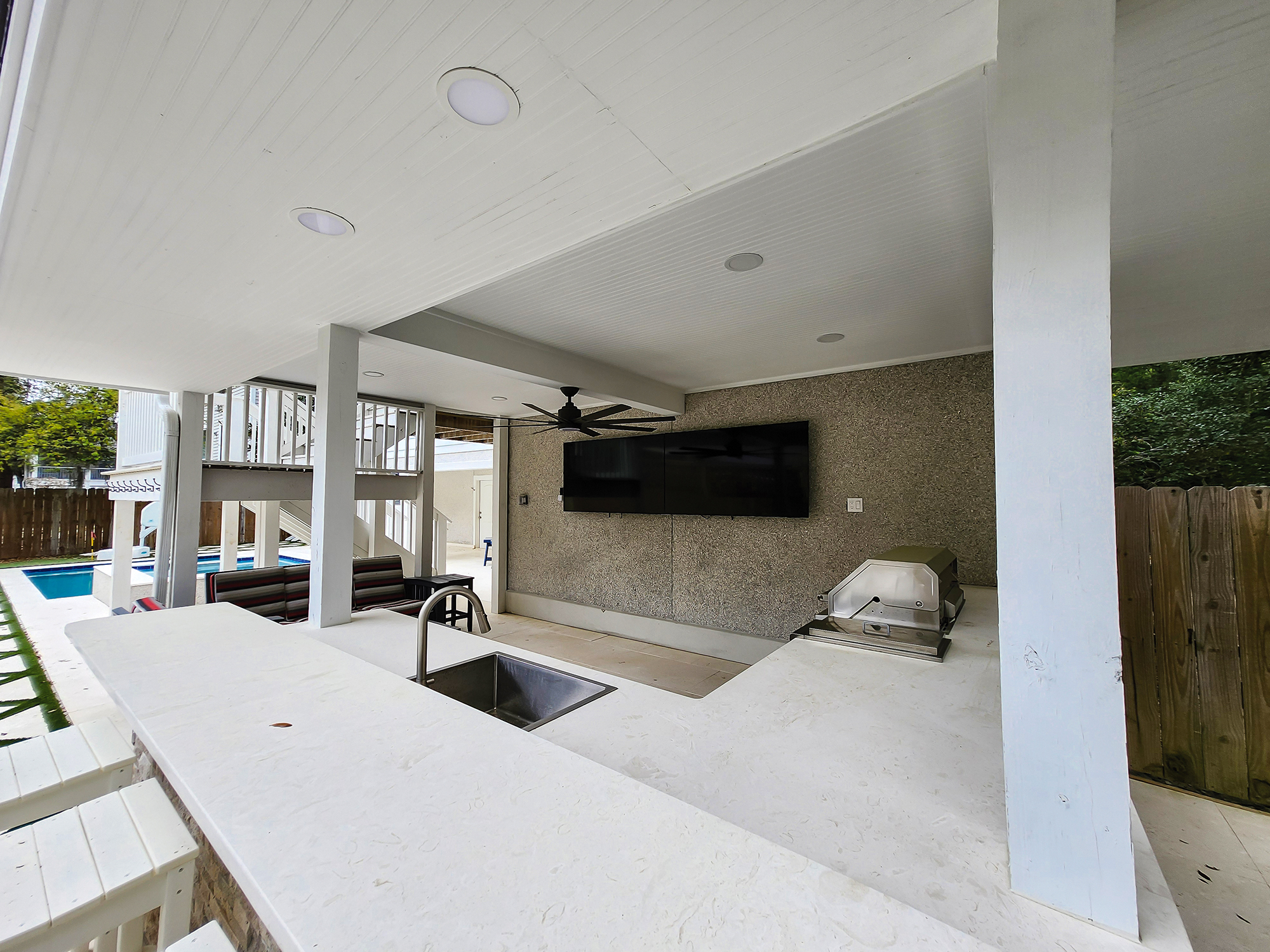 Outdoor Kitchen