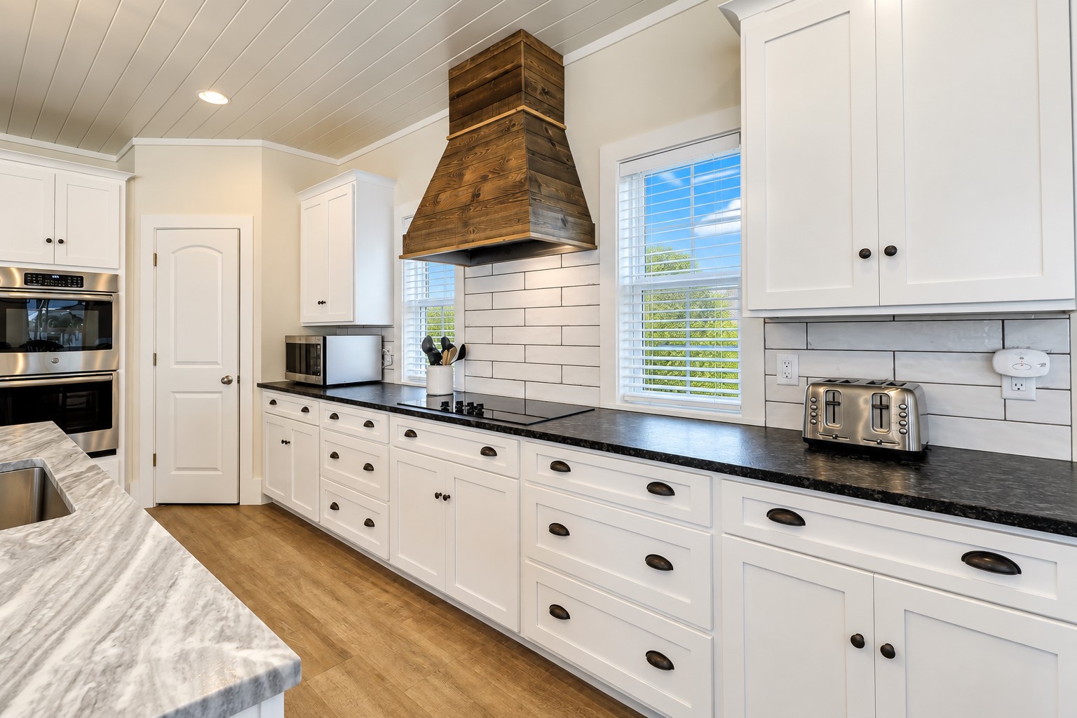 40 North Forest Beach - Kitchen