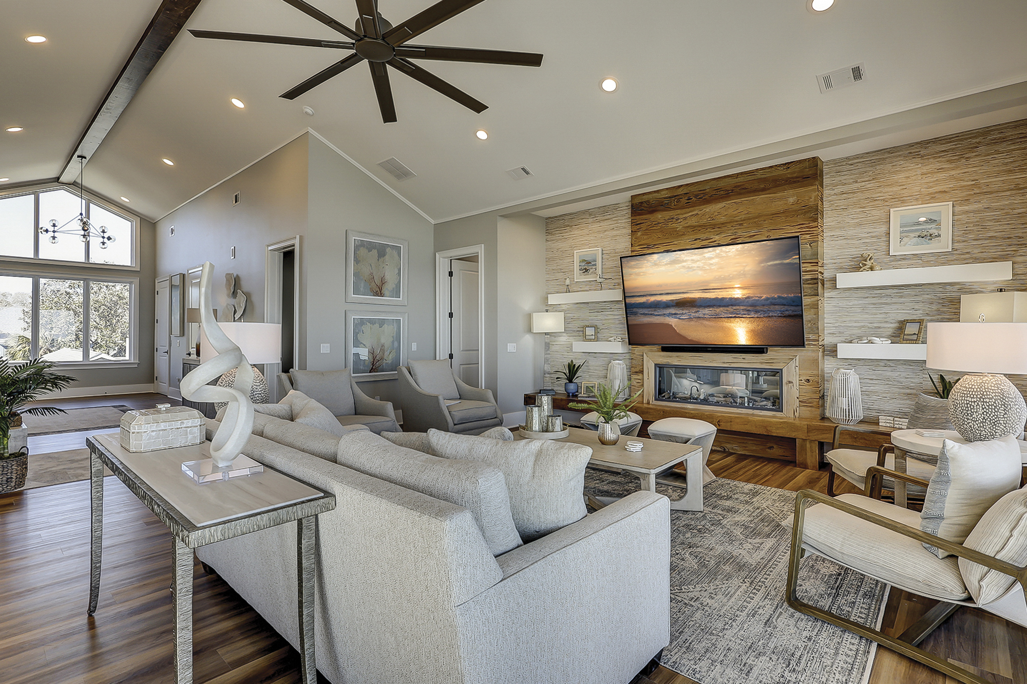 2nd Floor Main Living Area