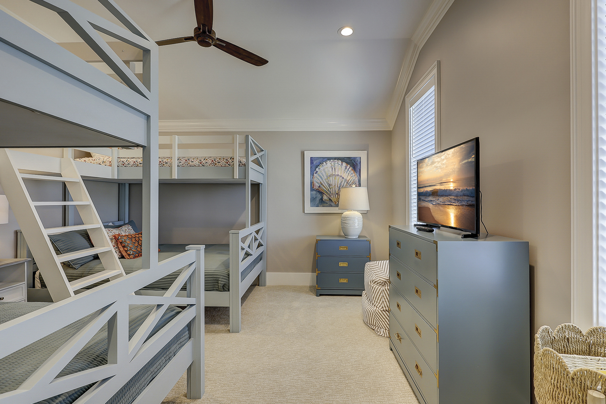 Bunk Suite - 2 Twins/2Queens - Sleeps 6