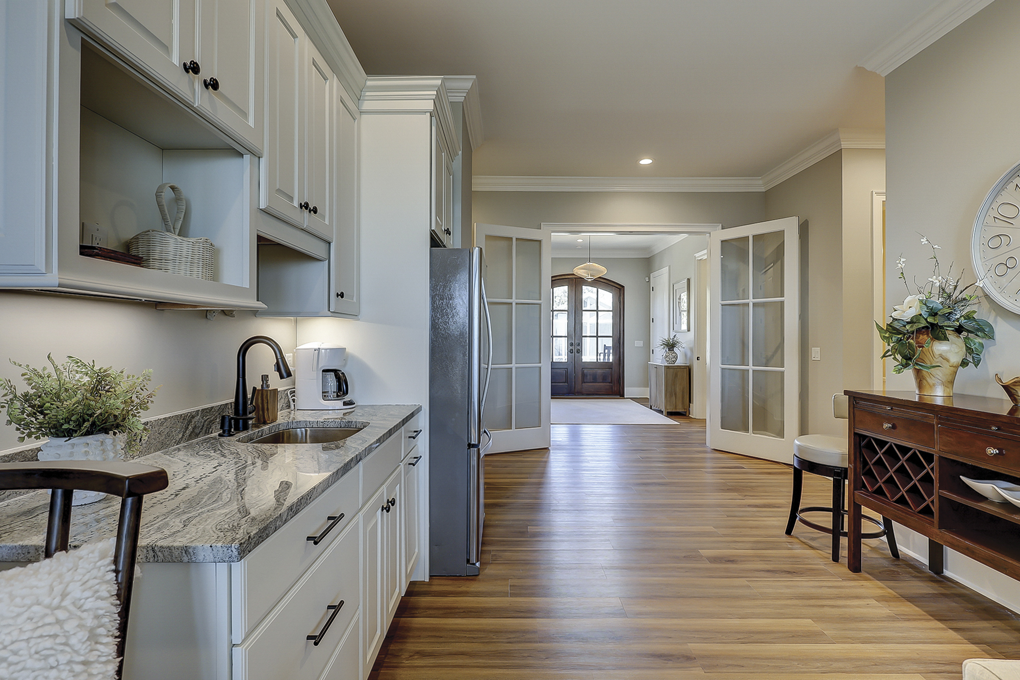 1st Floor Living Area Wet Bar