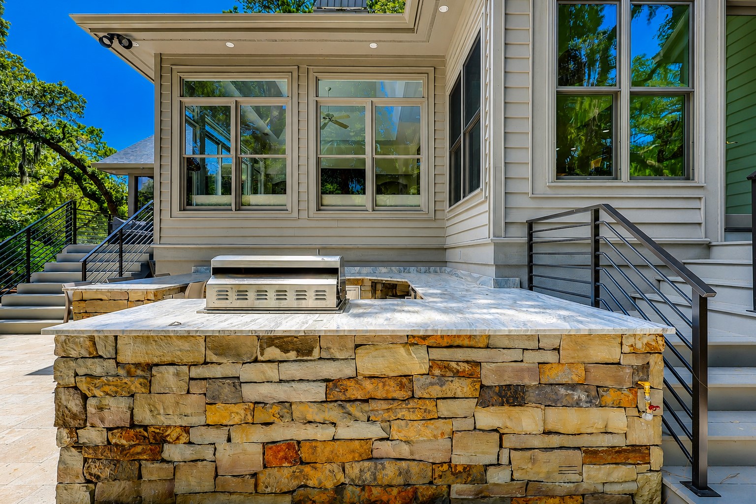 Outdoor Kitchen