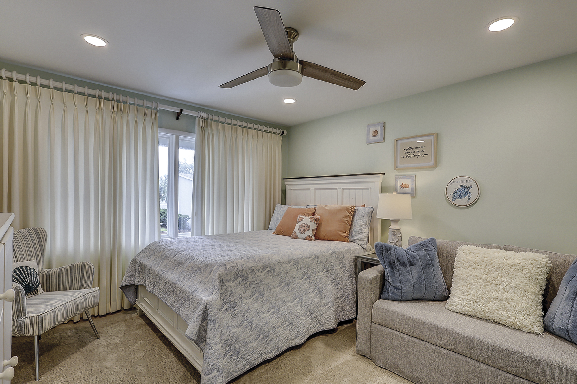 2nd Floor Bedroom - 1 Queen & 1 Double Sleeper Sofa