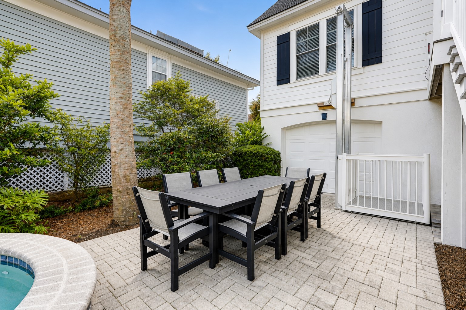 Outdoor Dining Area