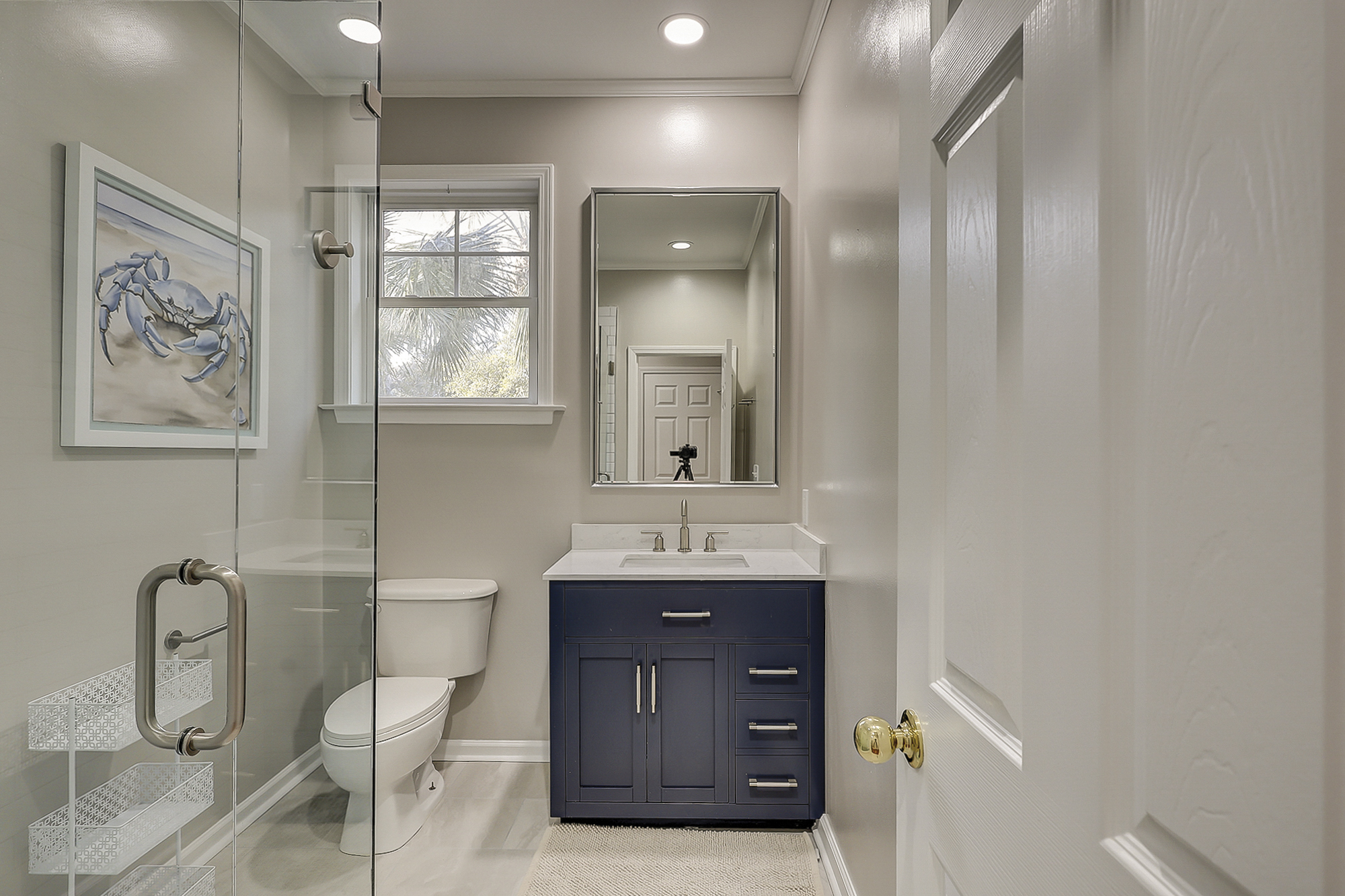 King Suite Full Bathroom