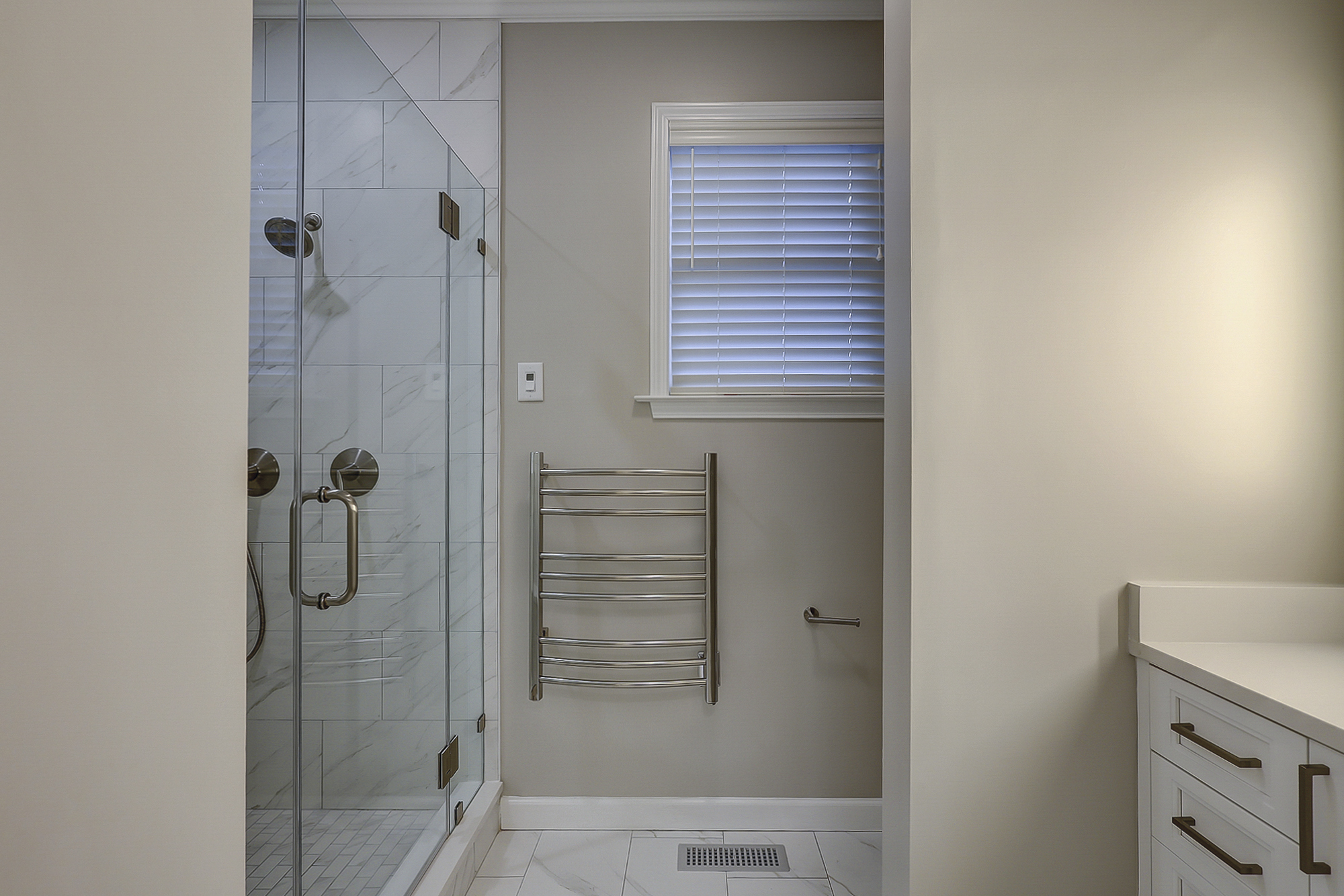 King Suite Full Bathroom