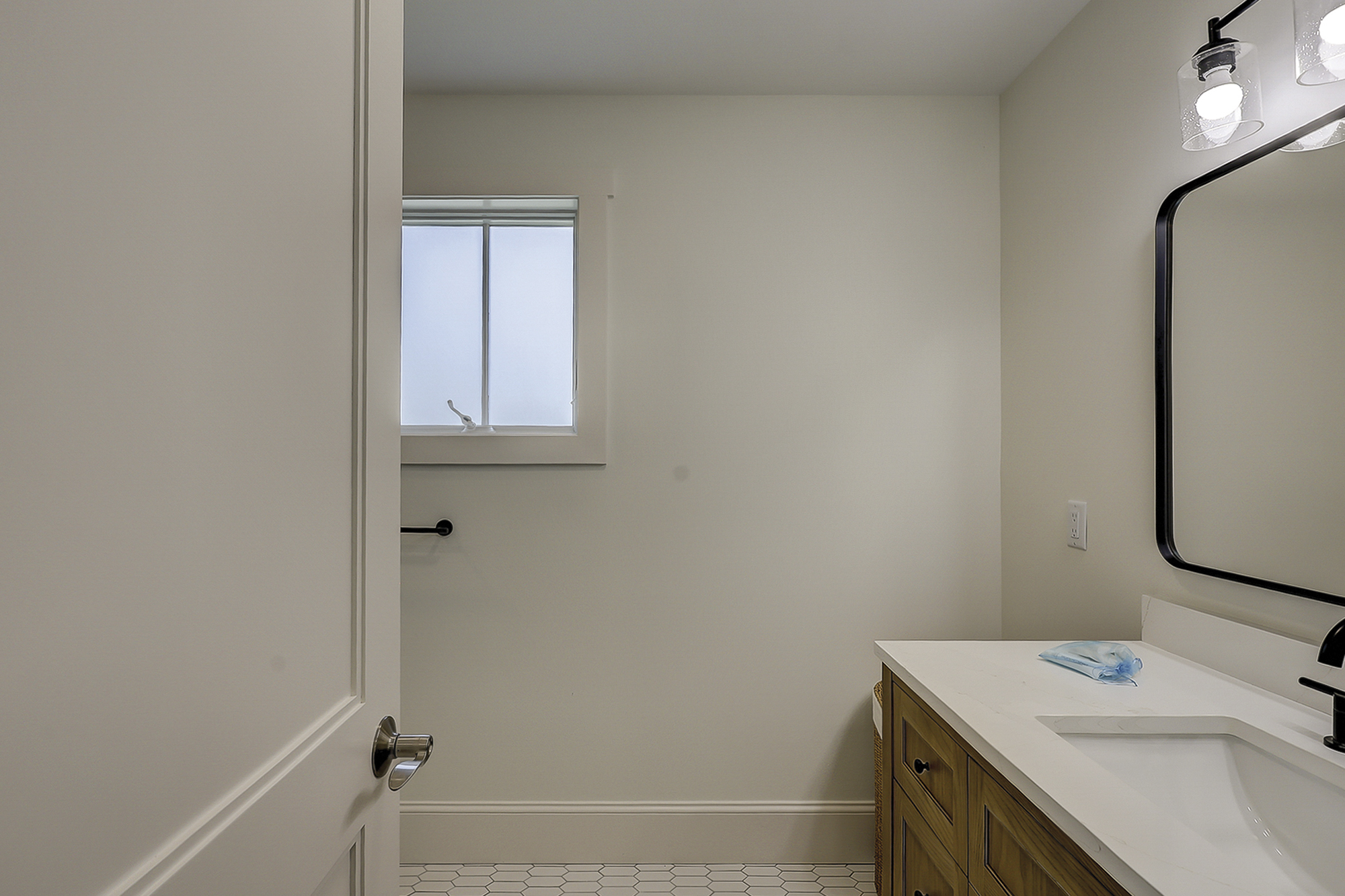 2nd Floor Queen Suite Bathroom