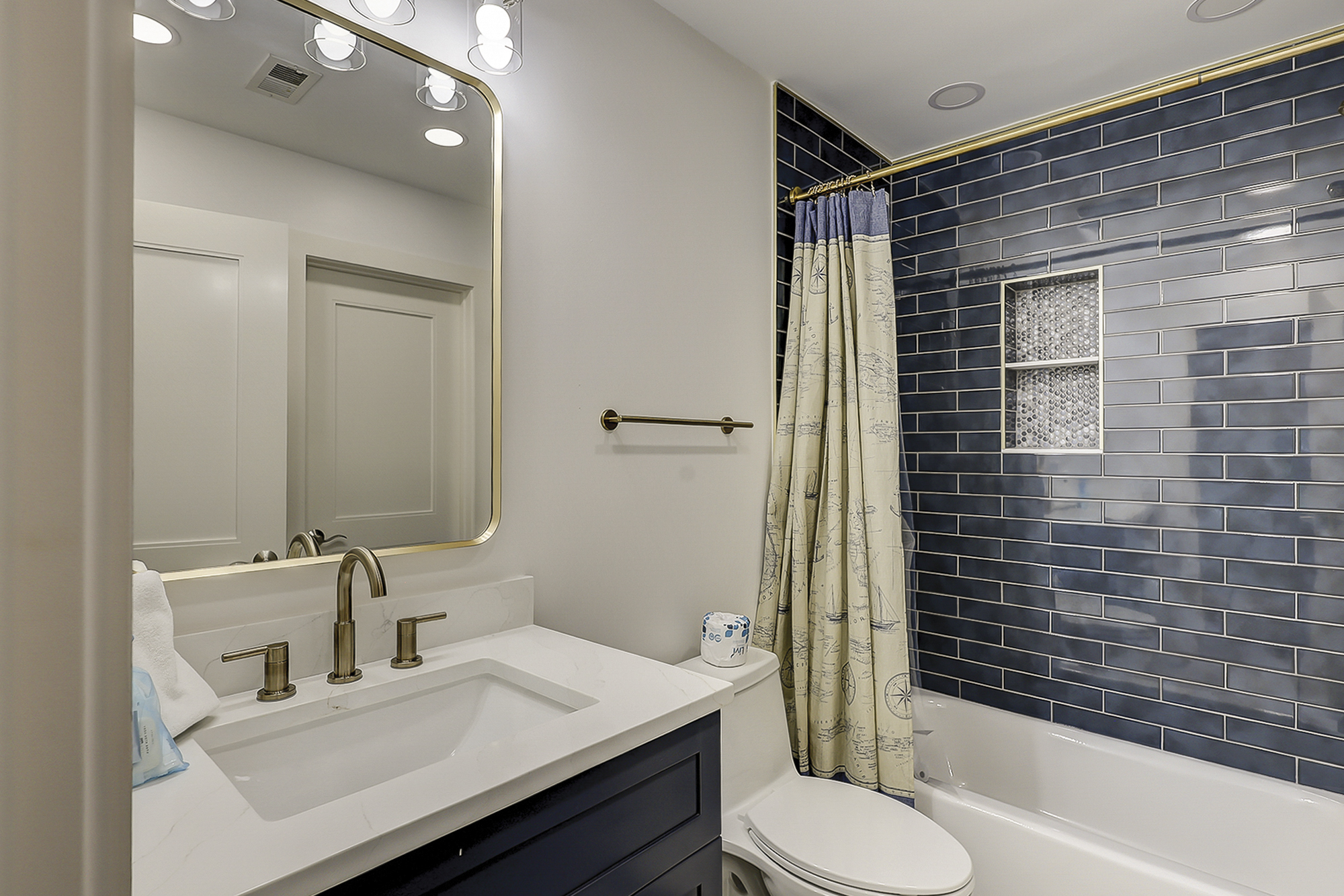 Guest Room Combination Tub/Shower