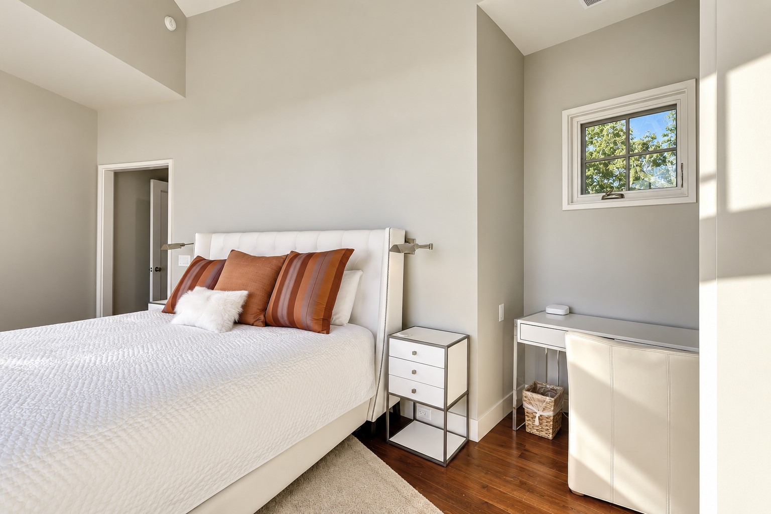 36 E Beach Lagoon - King Suite