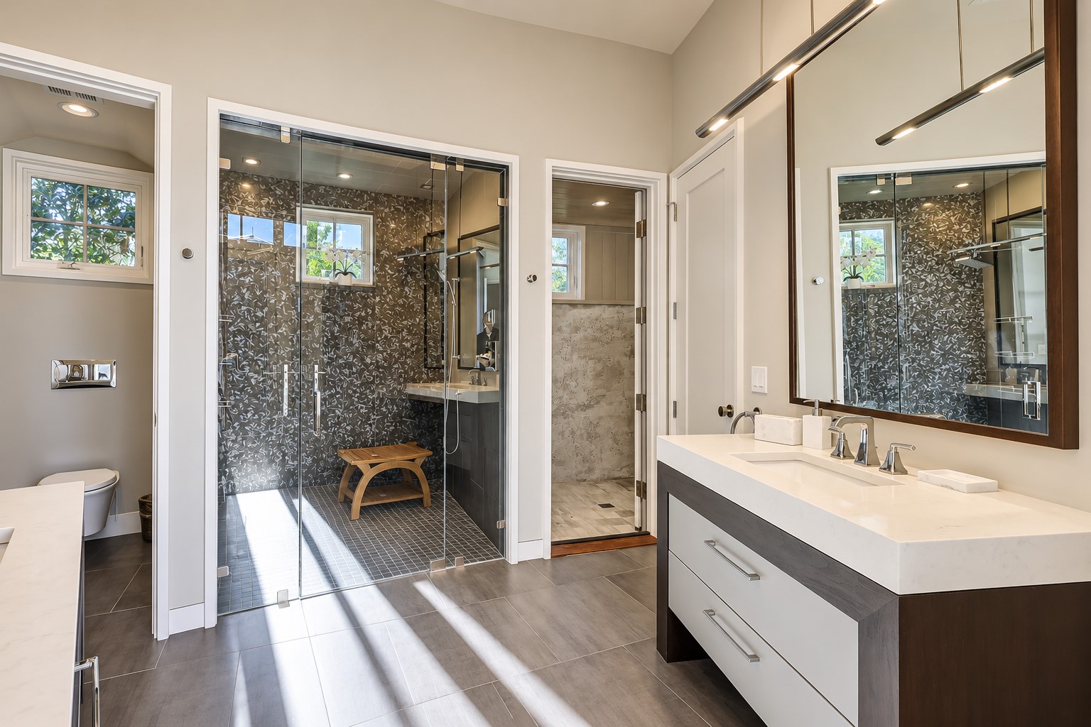 36 E Beach Lagoon - Master Suite Full Bathroom