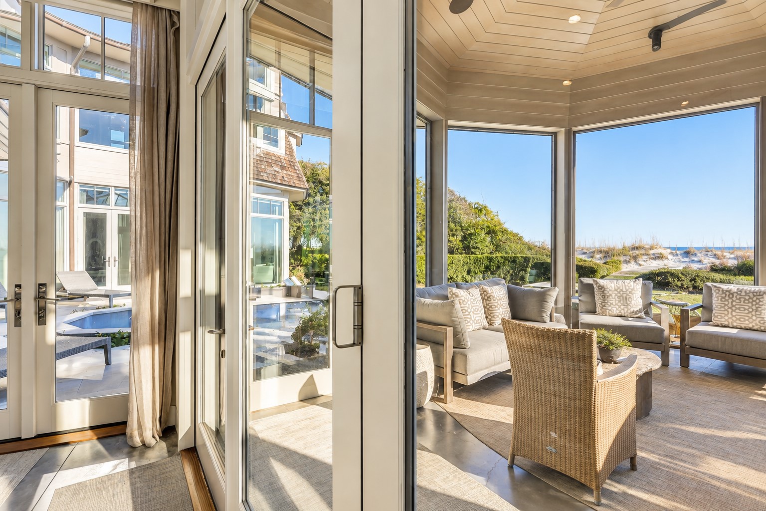 36 East Beach Lagoon - Kitchen View