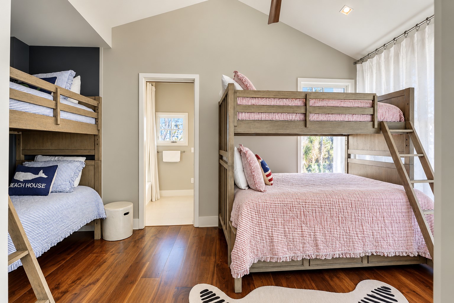 36 East Beach Lagoon - Bunk Suite - 1 Twin over Twin & 1 Twin ov