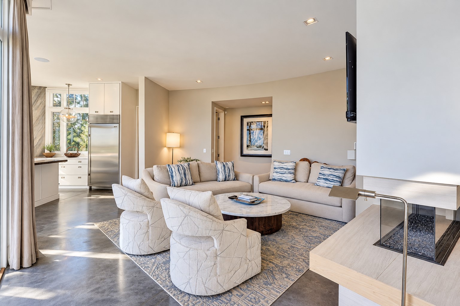 36 East Beach Lagoon - Living Area