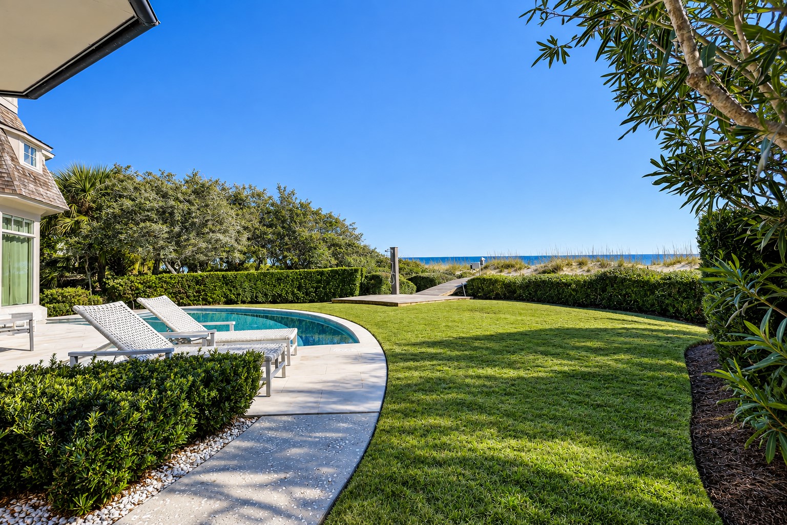 36 East Beach Lagoon - Pool & Yard Area