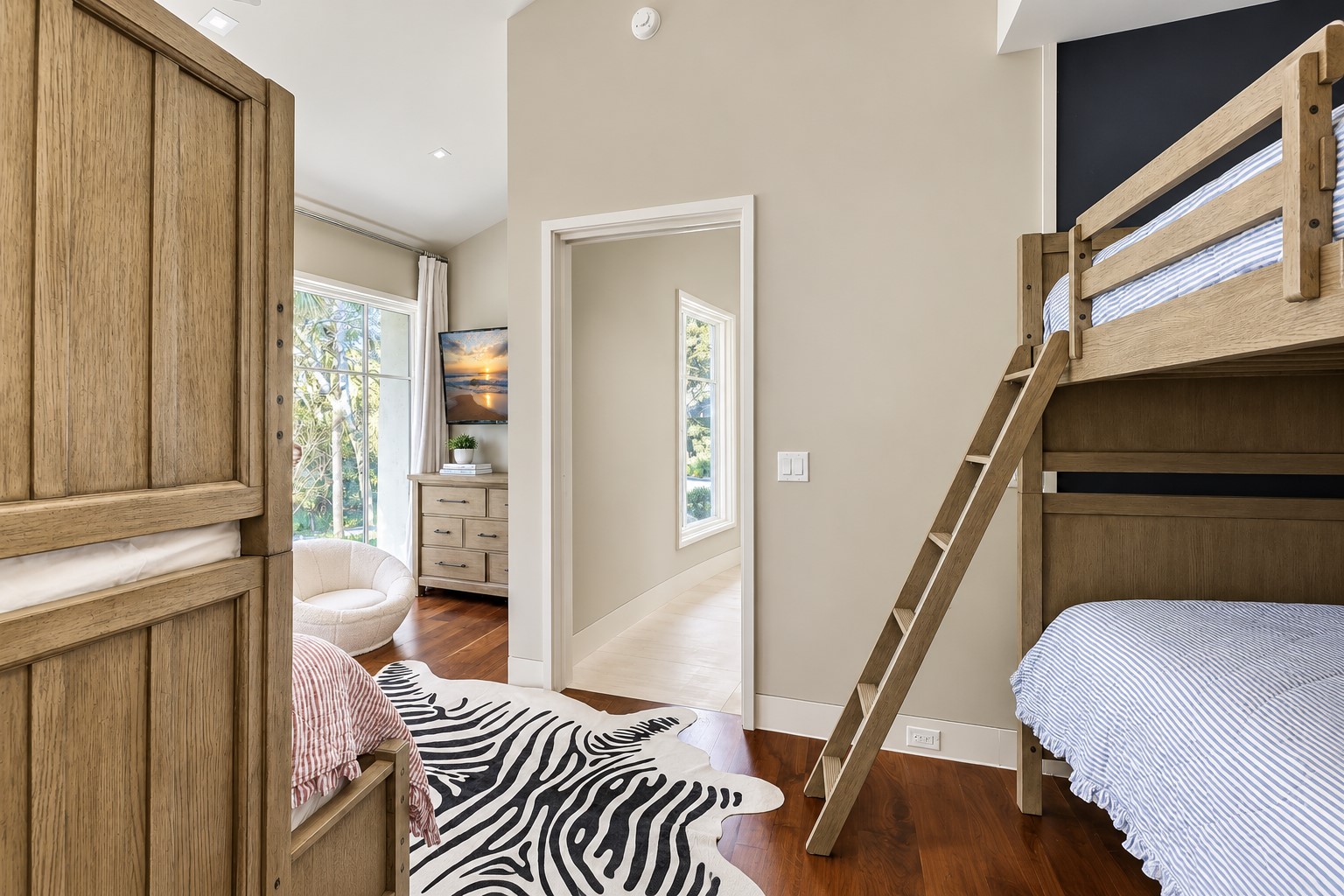 36 E Beach Lagoon - Bunk Suite 