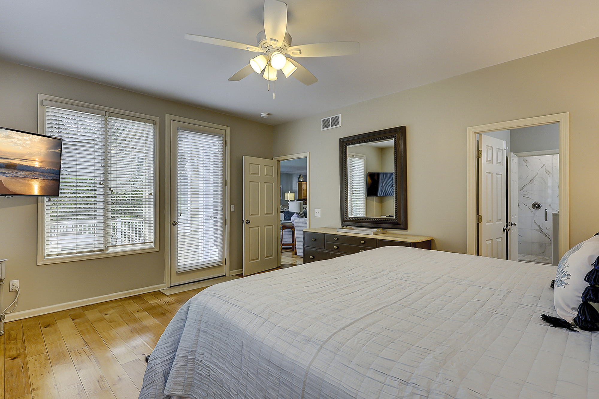 7 St. George | Photo 18