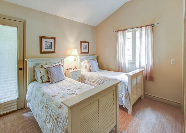 2nd Floor Guest Suite -2 Twins