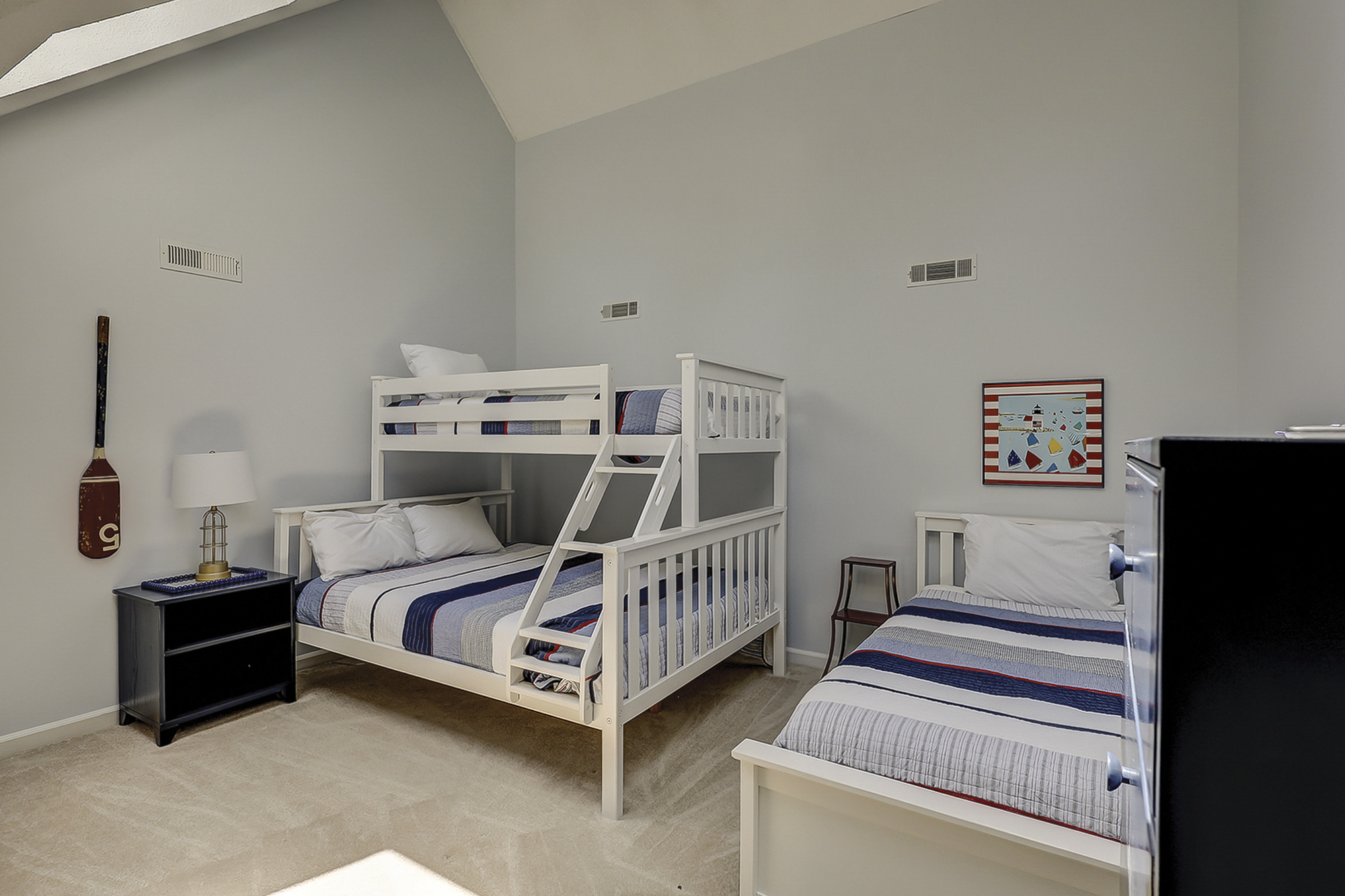 Guest Bedroom - 1 Twin over 1 Queen Bunk & 1 Twin - Sleeps 4