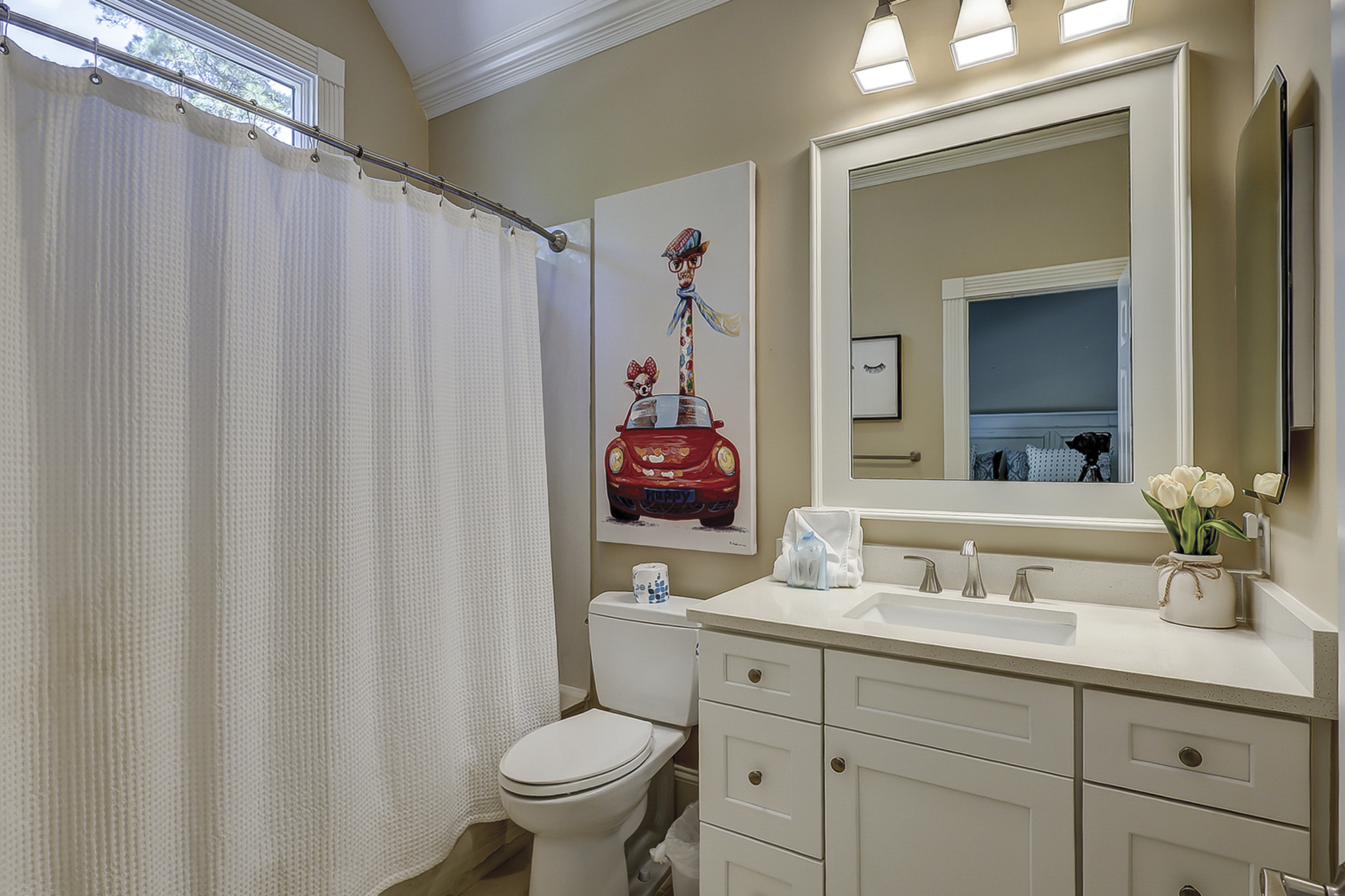 King Suite Full Bathroom