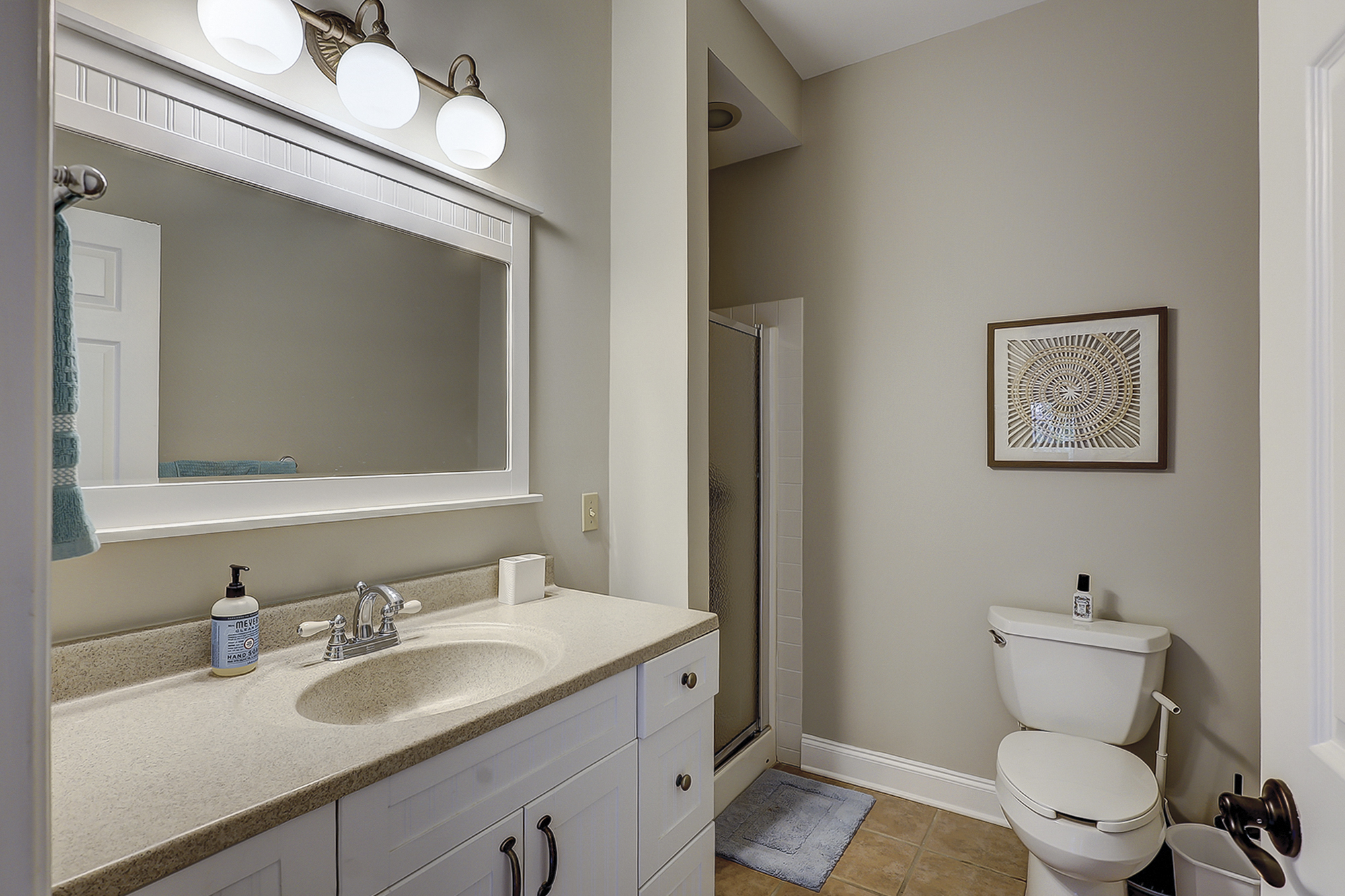 King Suite Full Bathroom