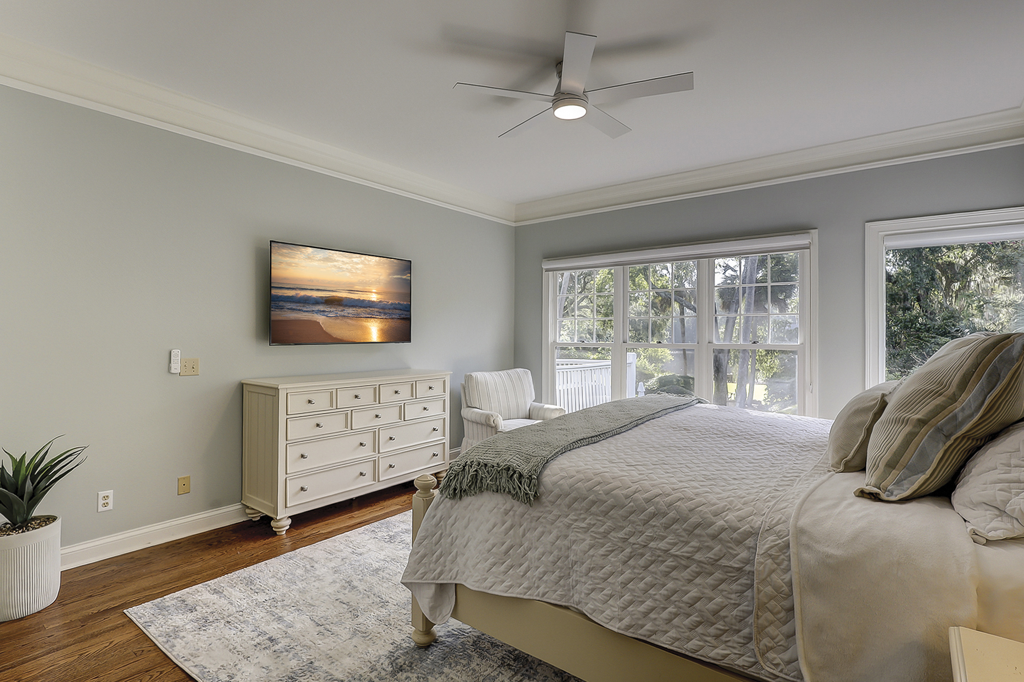 Master King Suite - 1st Floor