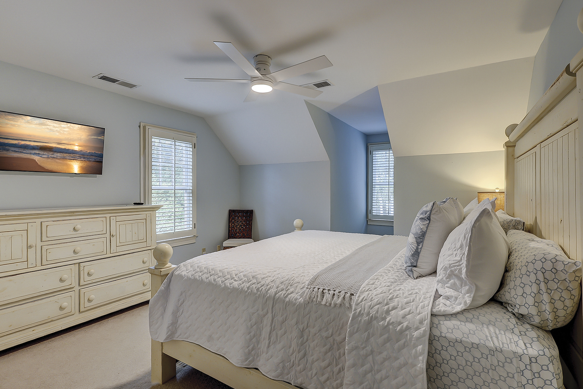 King Suite - 2nd Floor