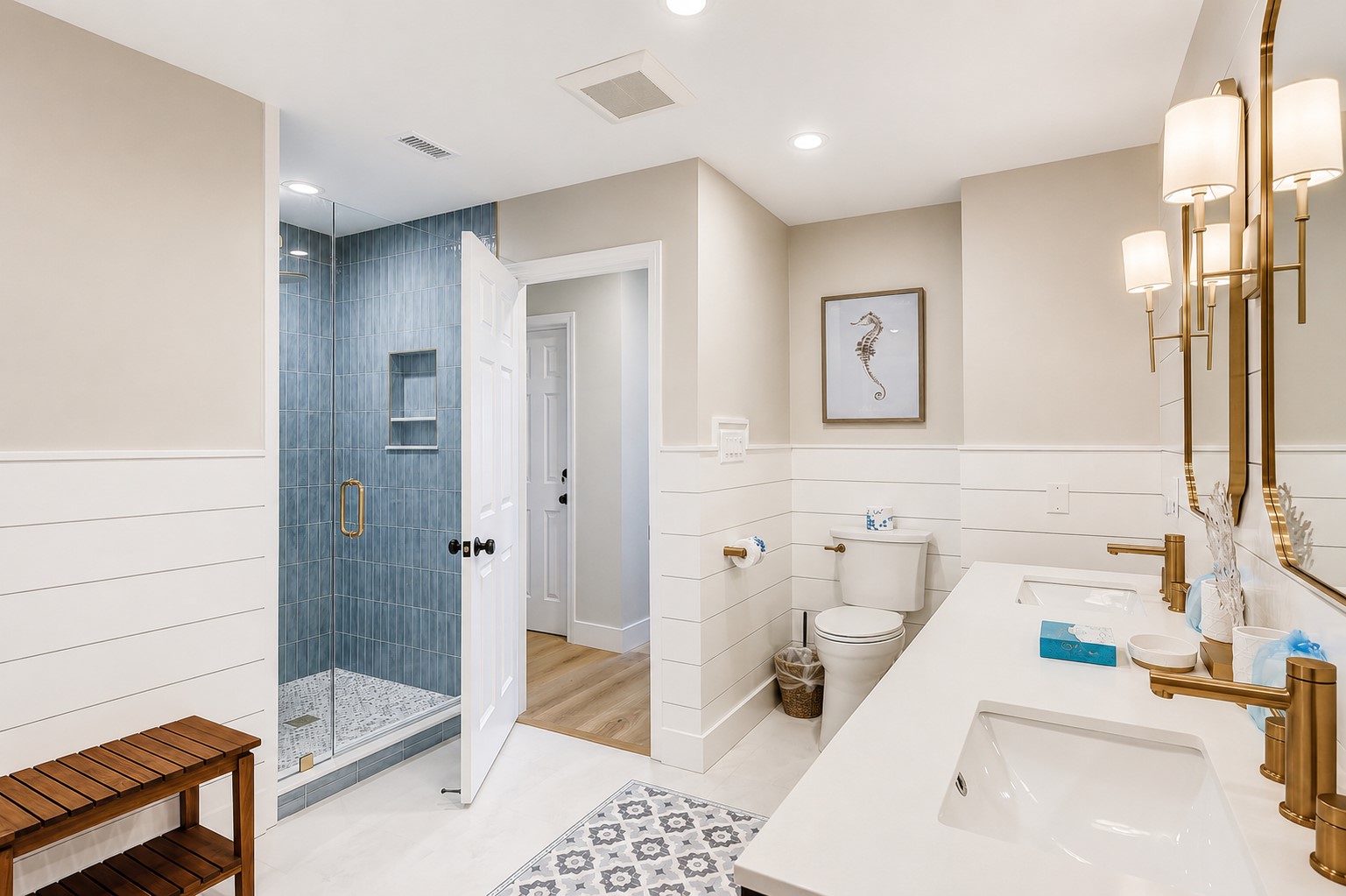 King Suite Full Bathroom