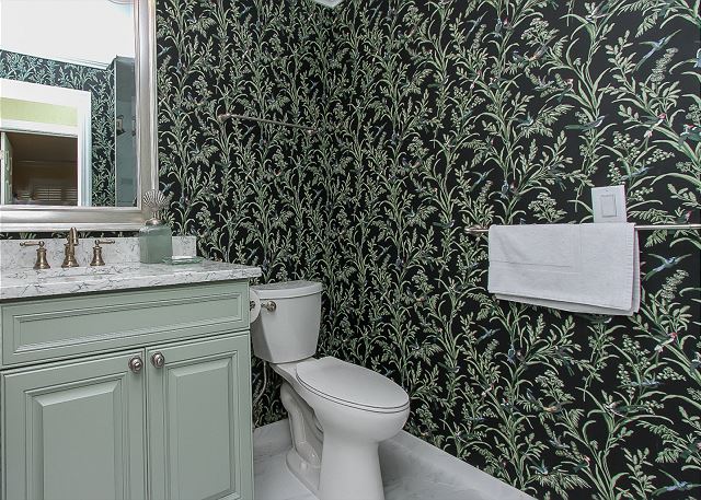Guest Full Bathroom