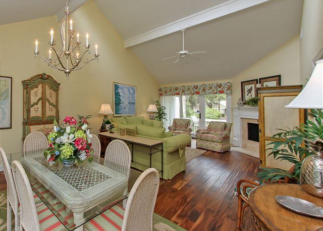 Dining/Living Area