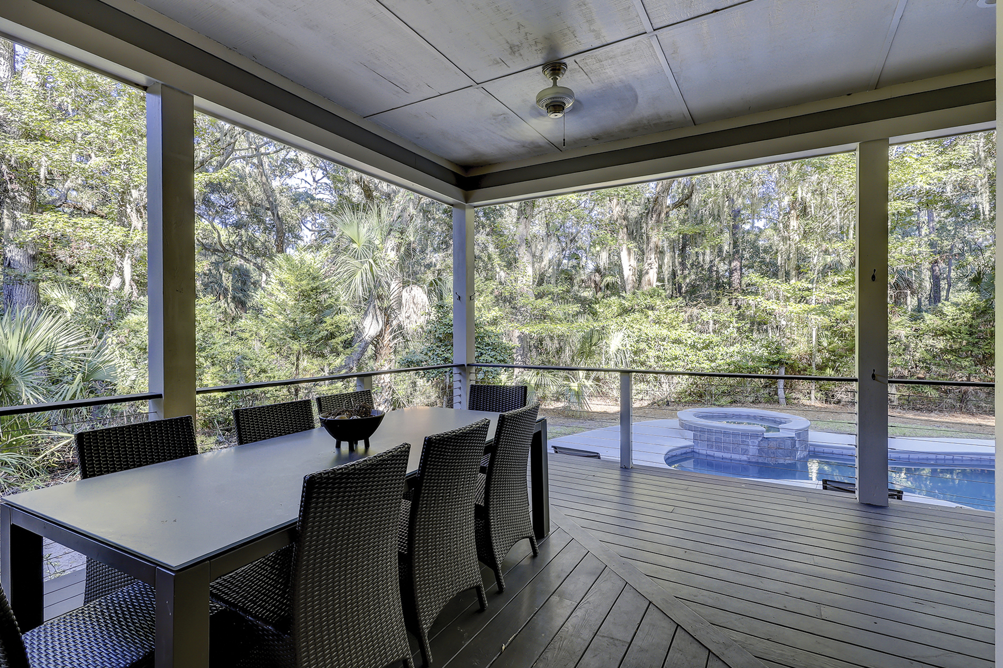 Outdoor Dining Area in Screened Porch