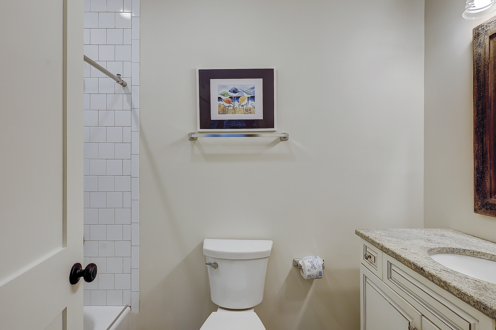 2nd Floor King Suite Full Bathroom