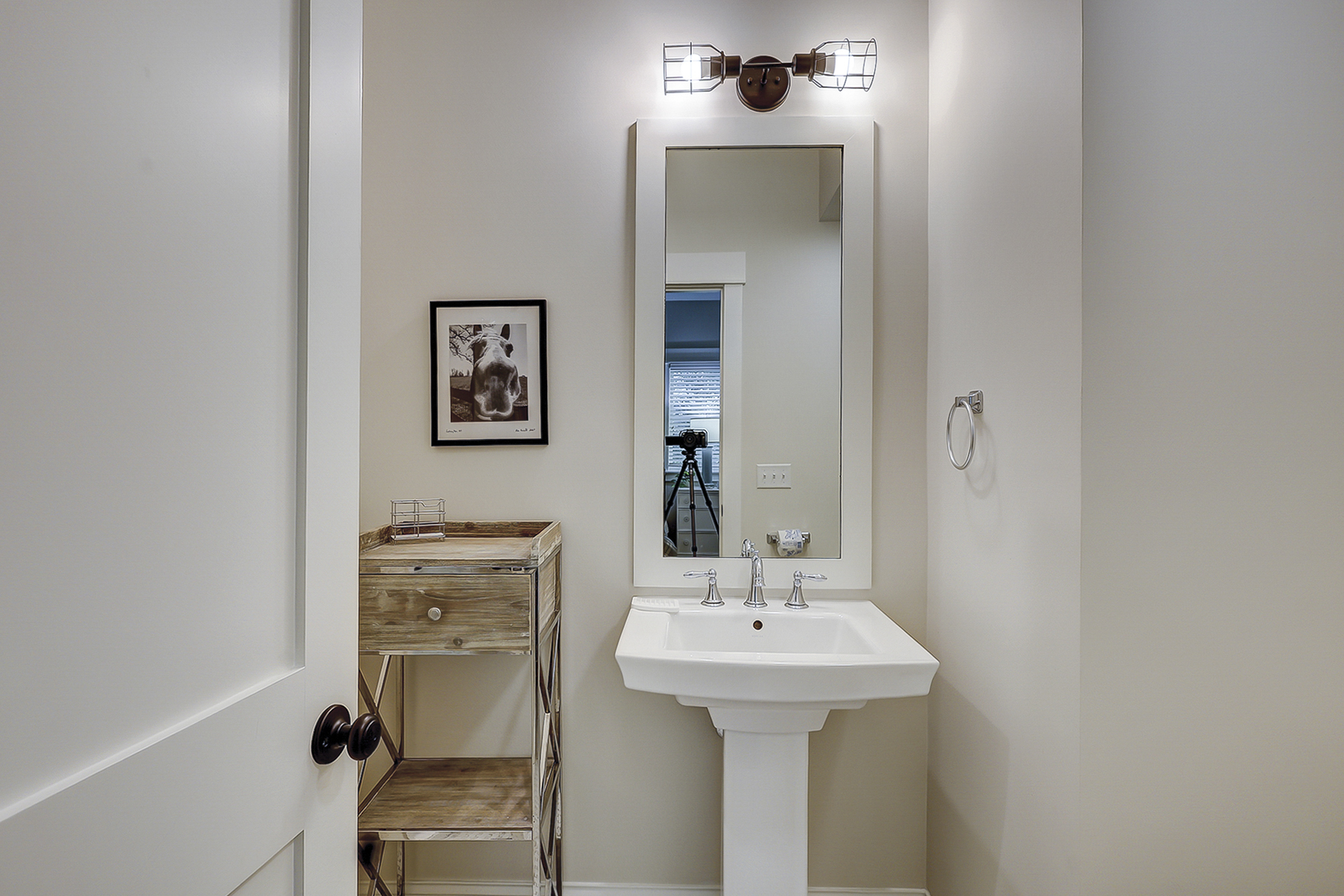 2nd Floor Queen Suite Full Bathroom