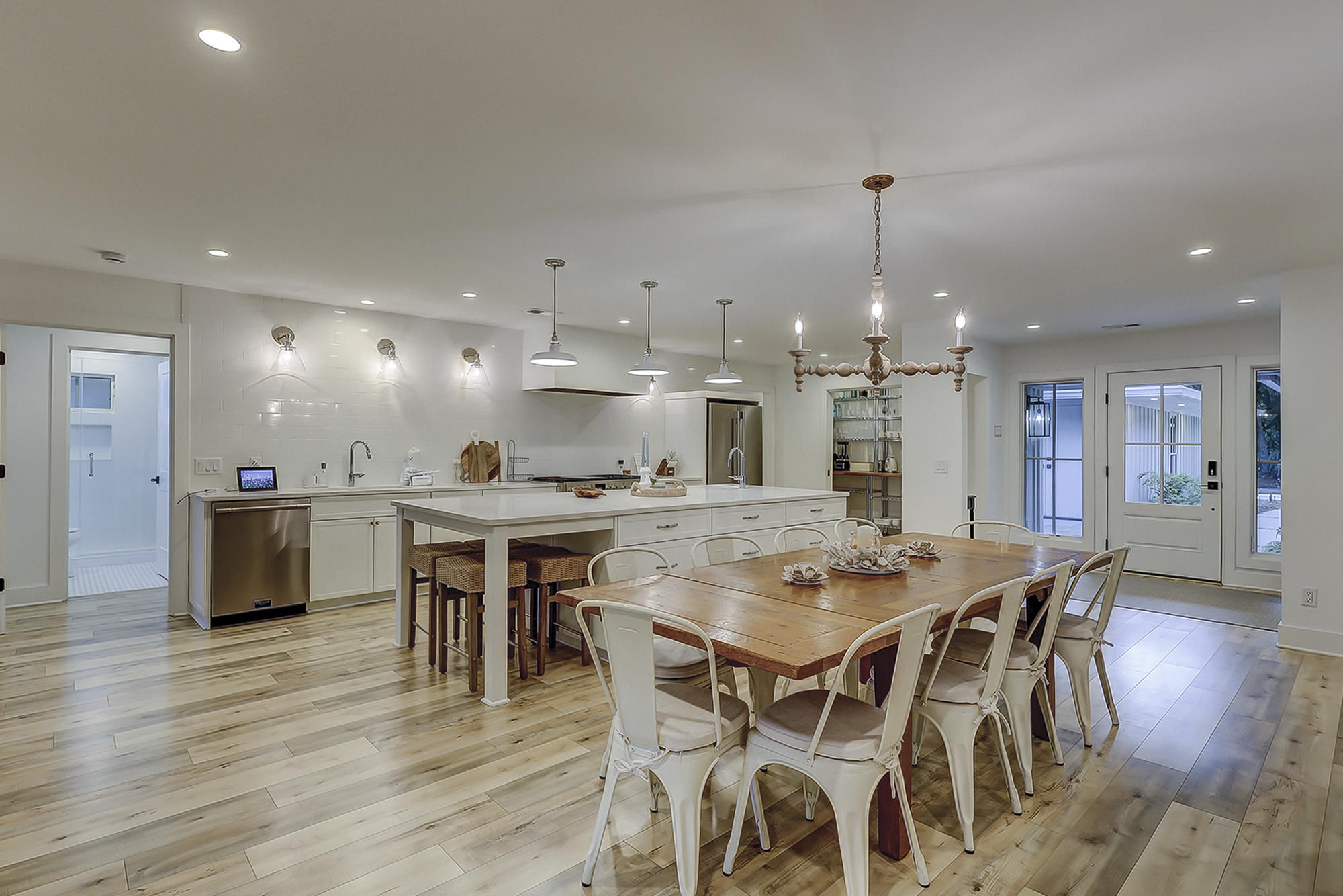 Kitchen/Dining Area