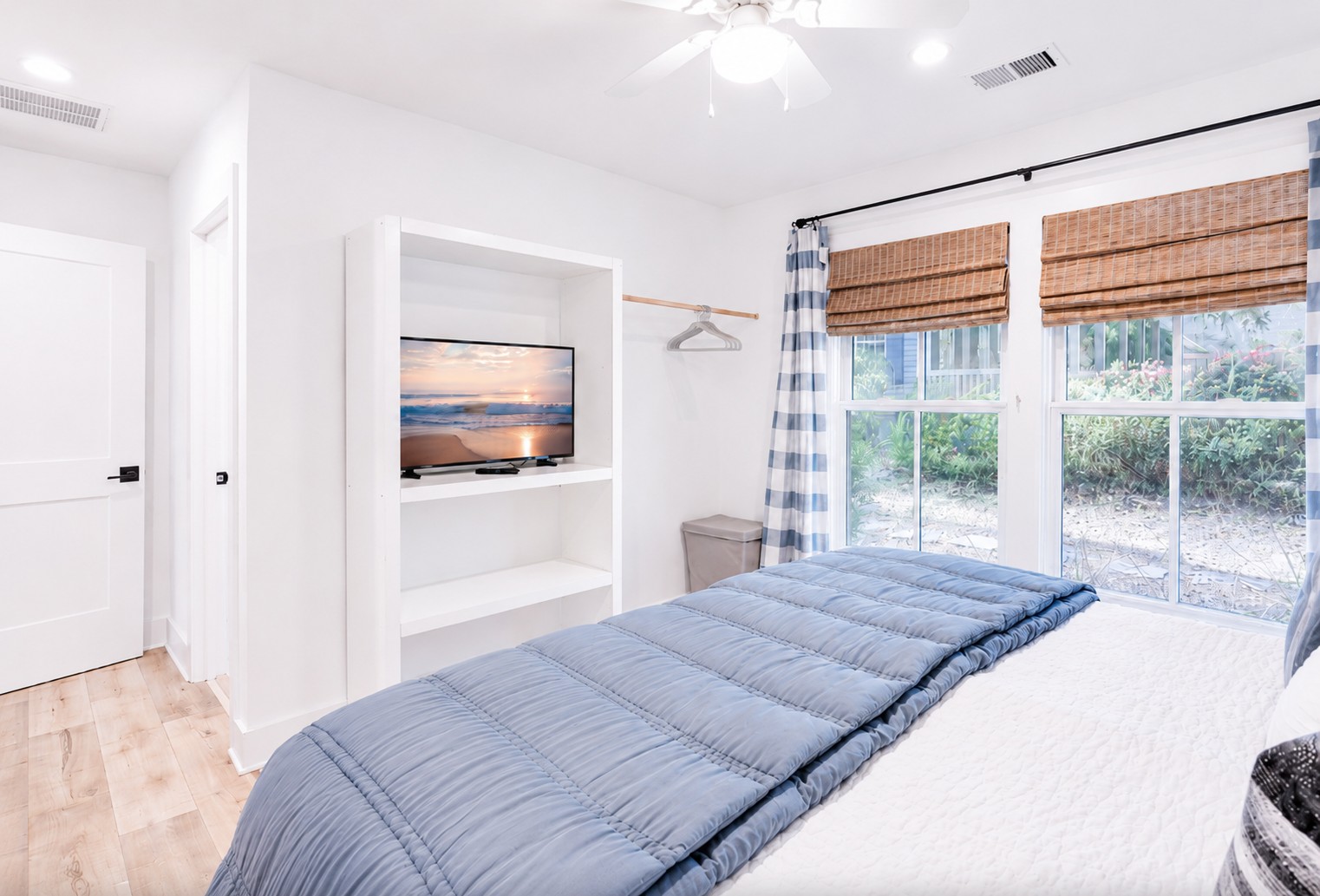 King Suite Off Kitchen