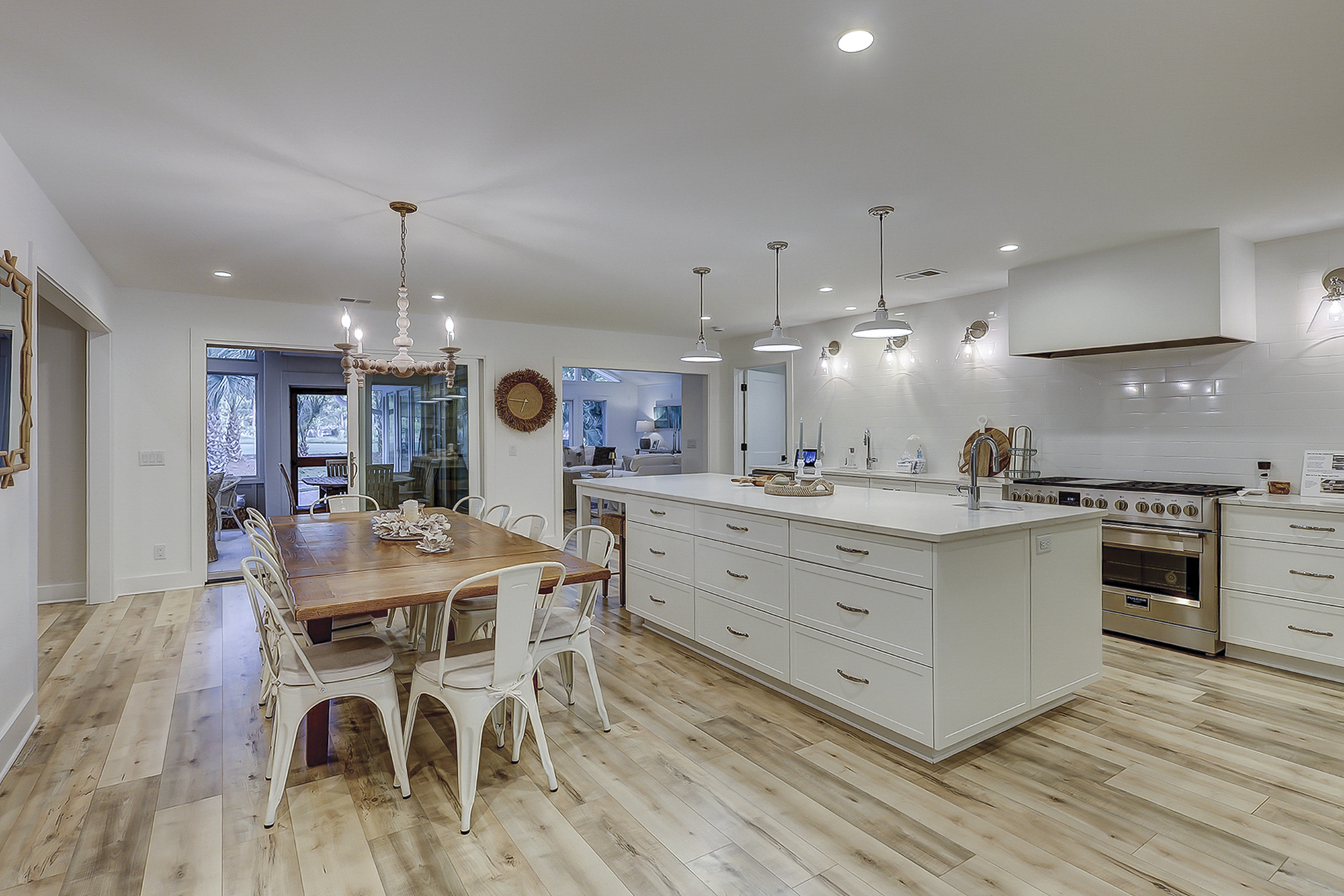 Kitchen/Dining Area