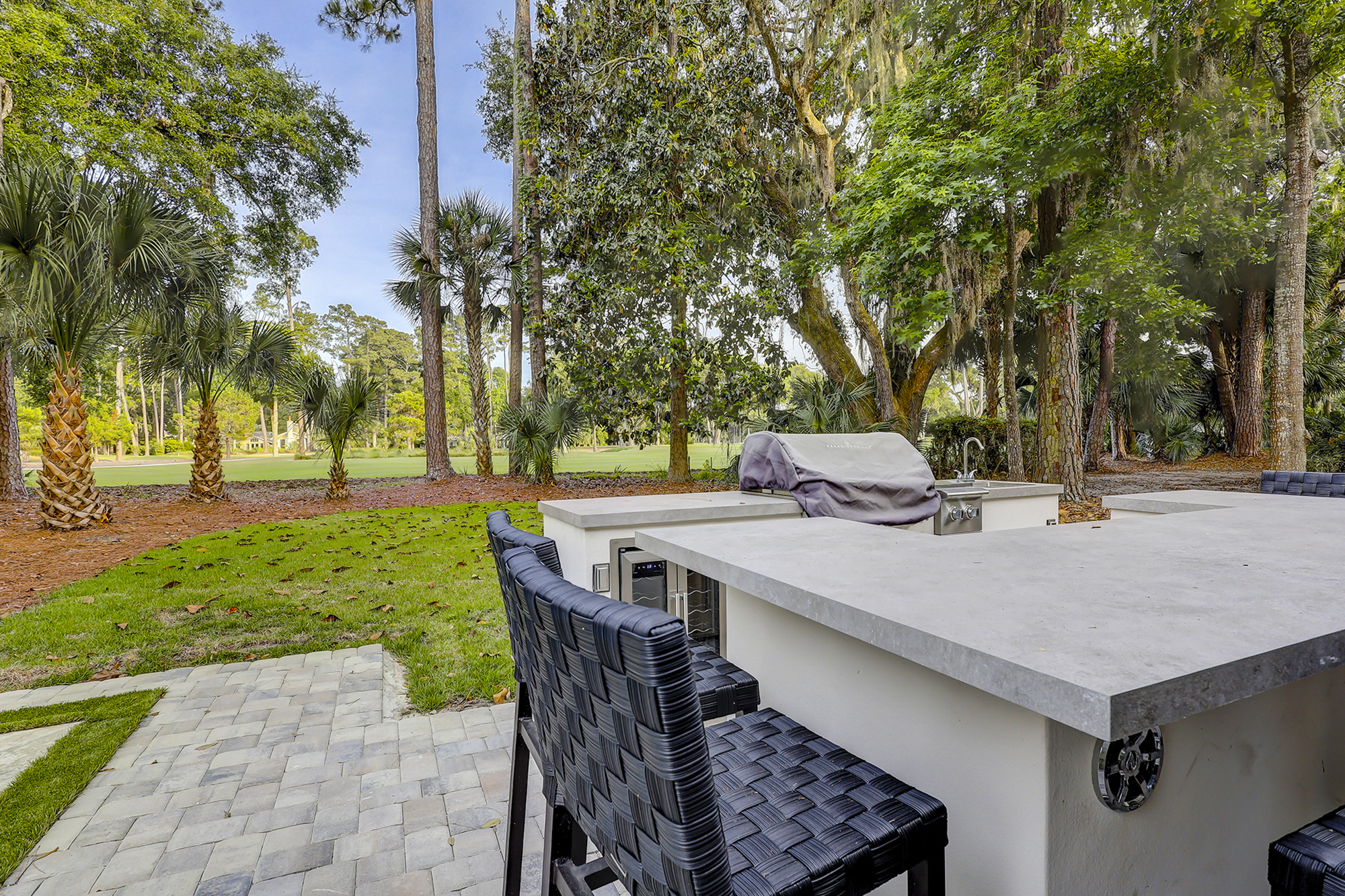 Outdoor Kitchen