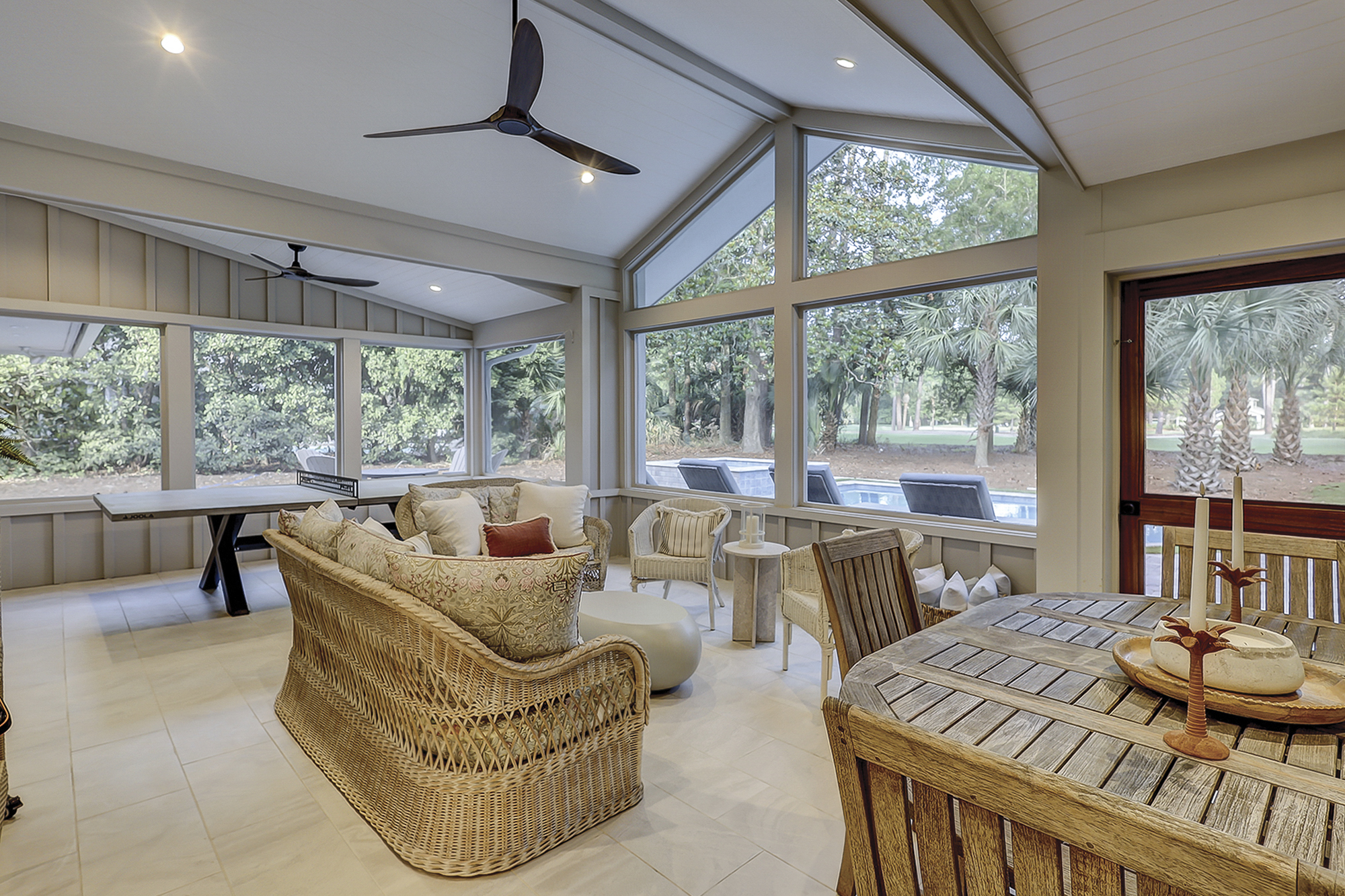 Screened In Porch - Entertainment Area