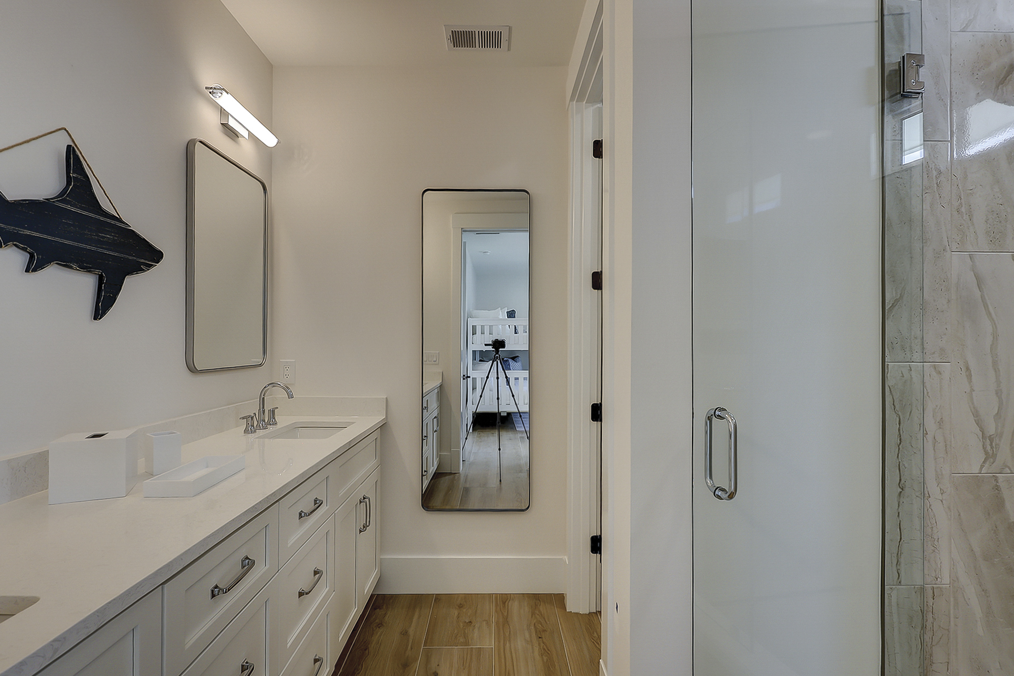 Bunk Suite Full Bathroom