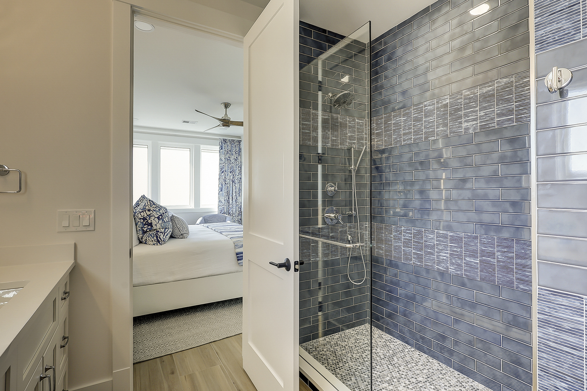 King Suite Full Bathroom