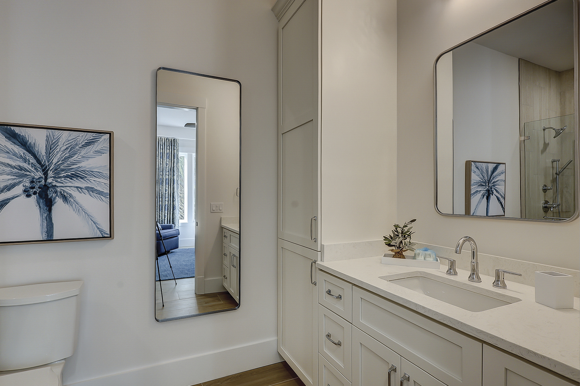 Guest Suite Full Bathroom