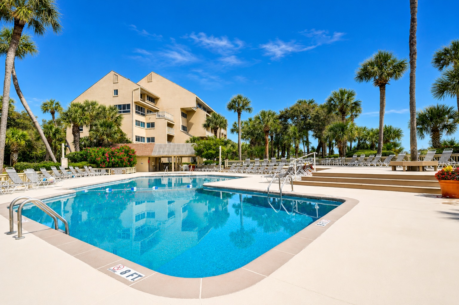 Captains Walk Community Pool