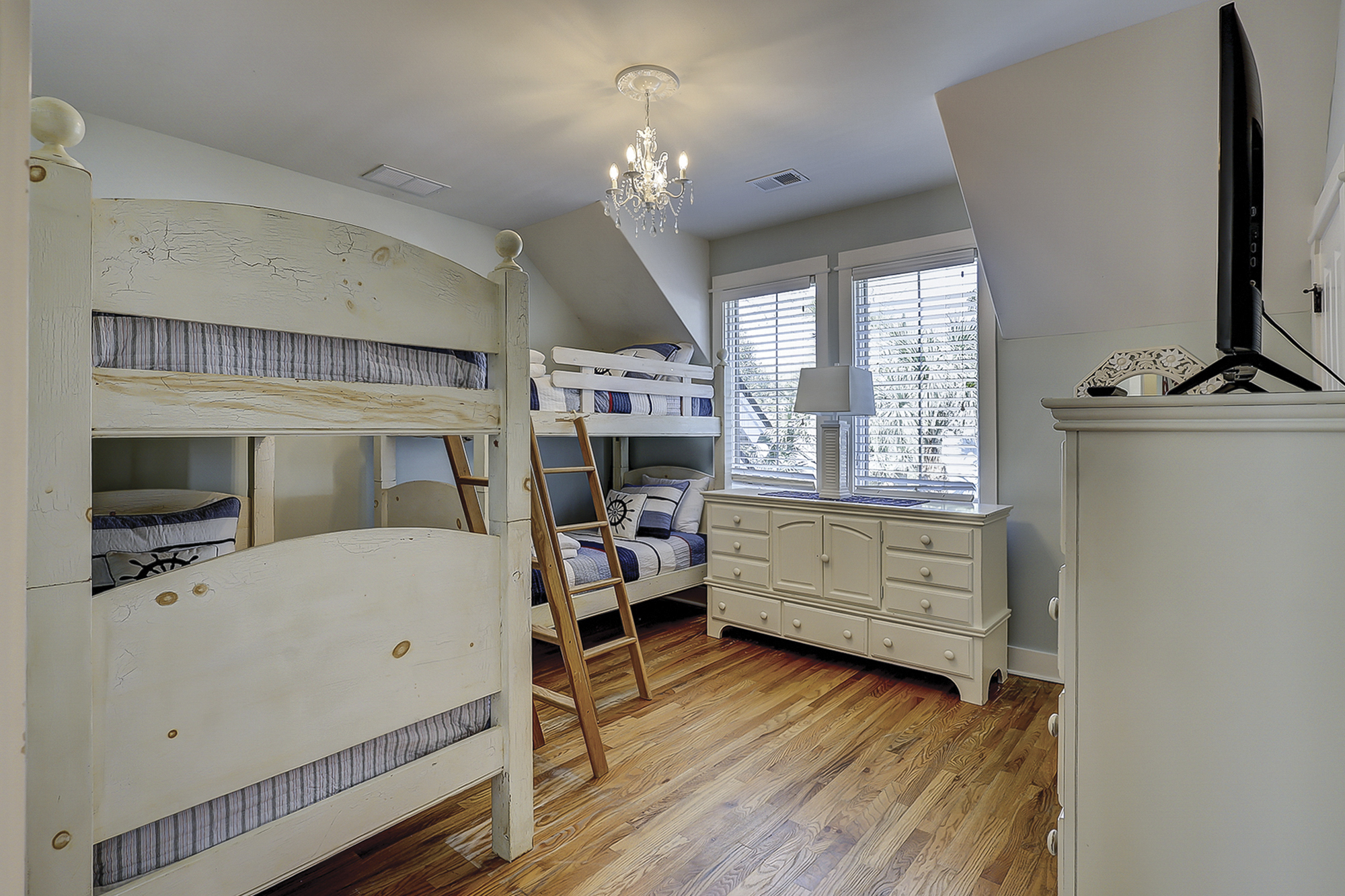 Bunk Room - 2nd Floor