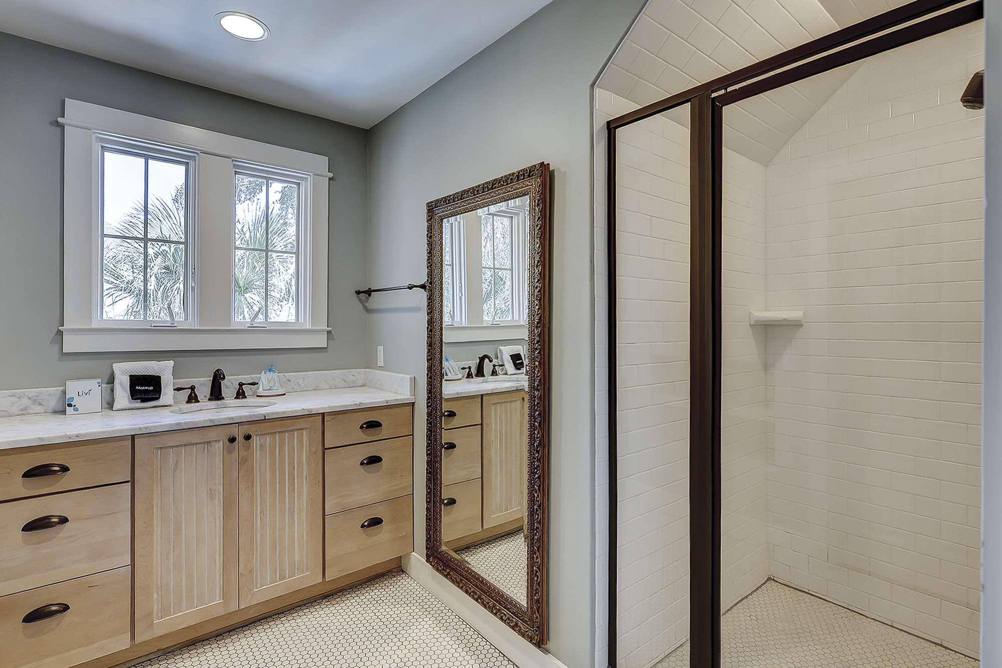 2 Queens Bedroom - Bathroom