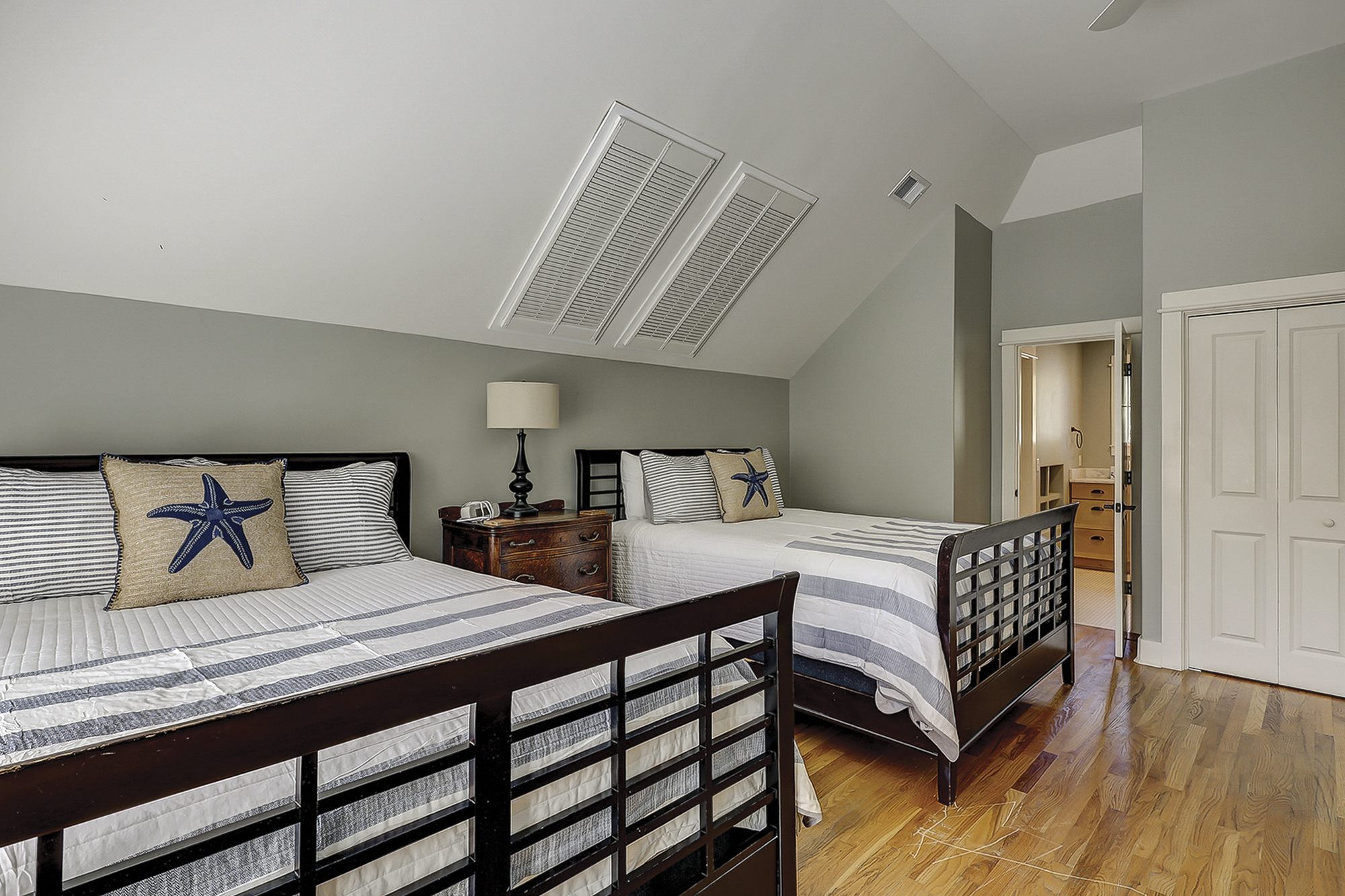 2 Queens Bedroom - 2nd Floor