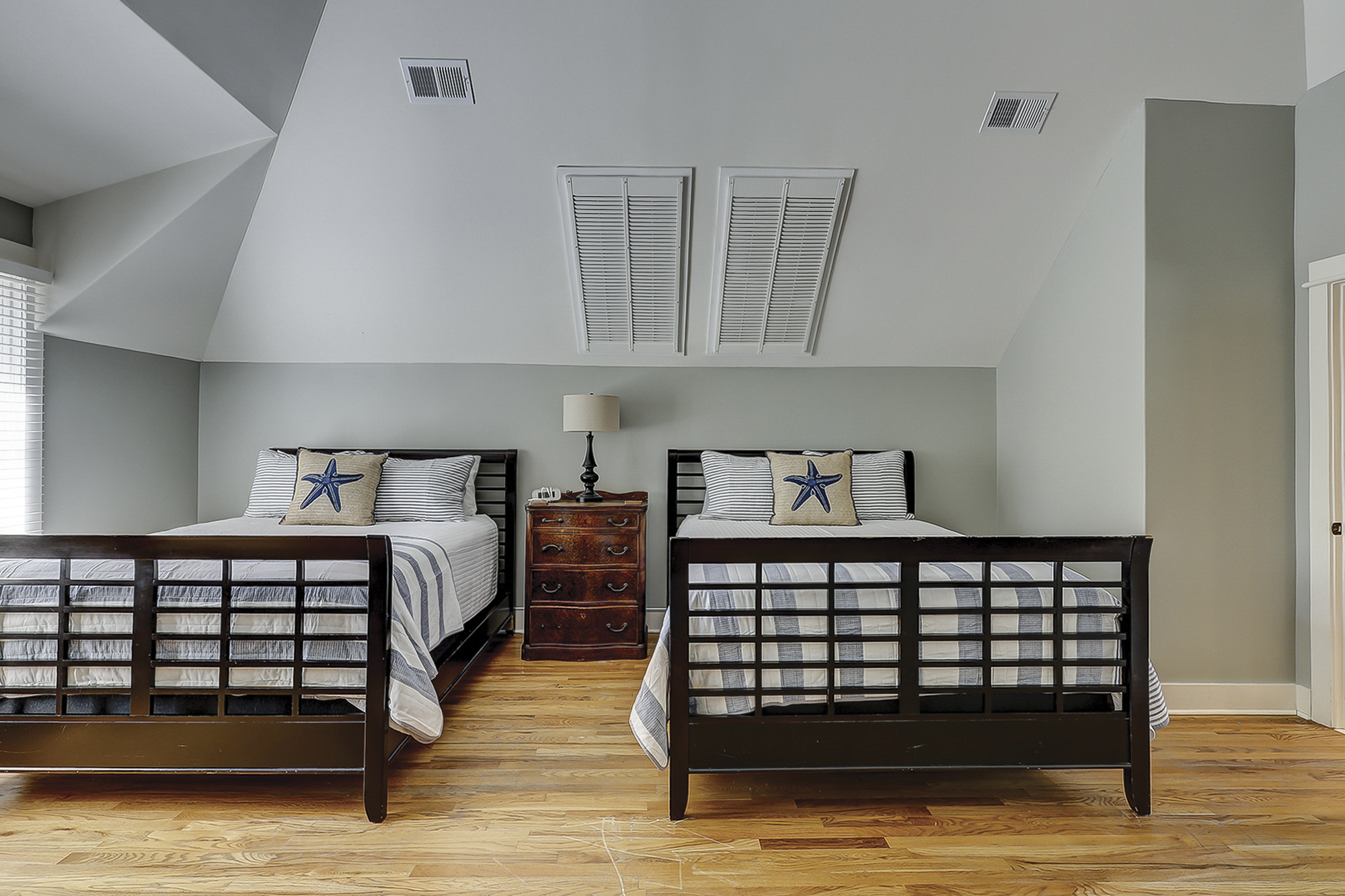 2 Queens Bedroom - 2nd Floor