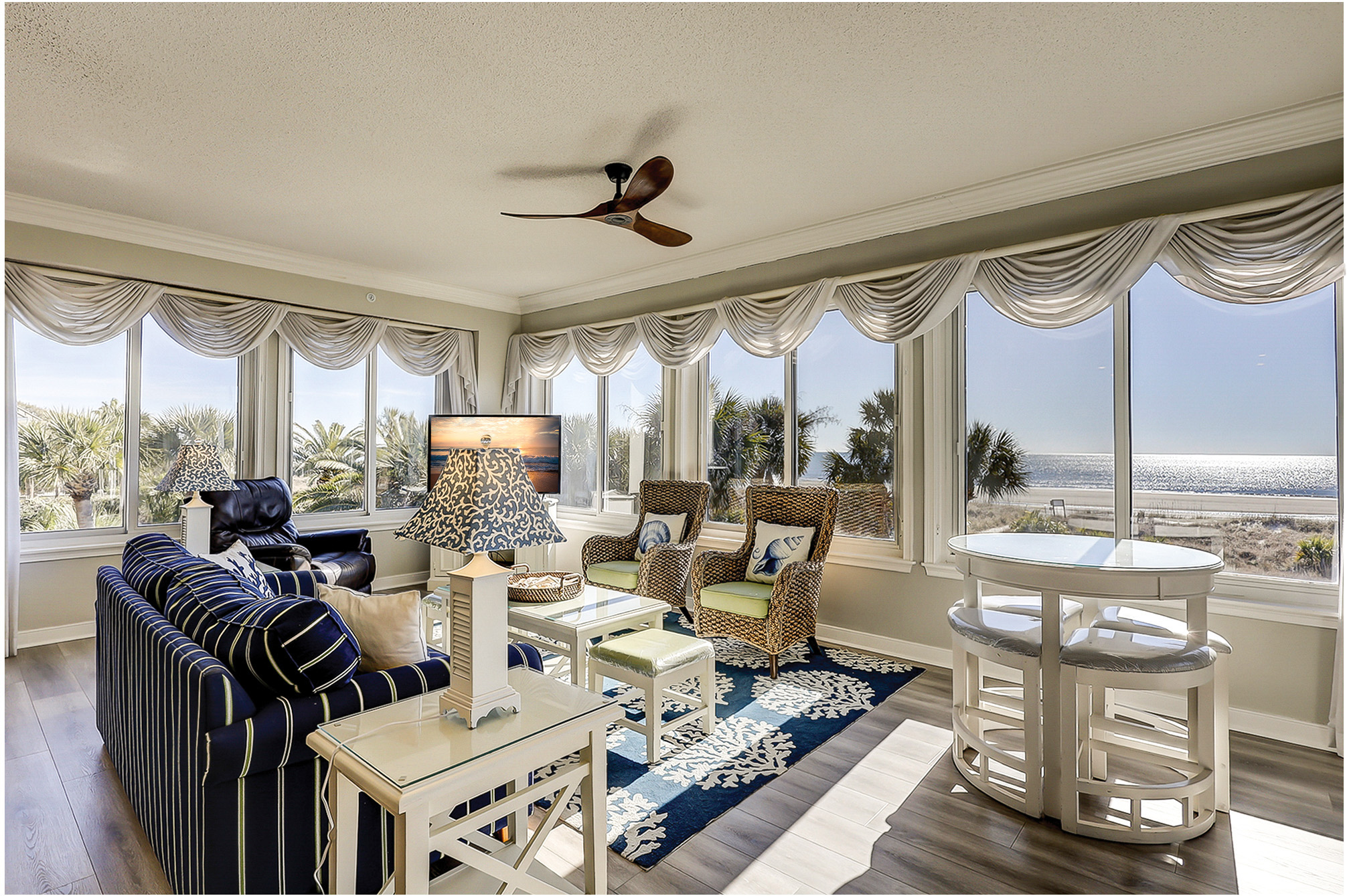 3205 Seacrest - Living Room