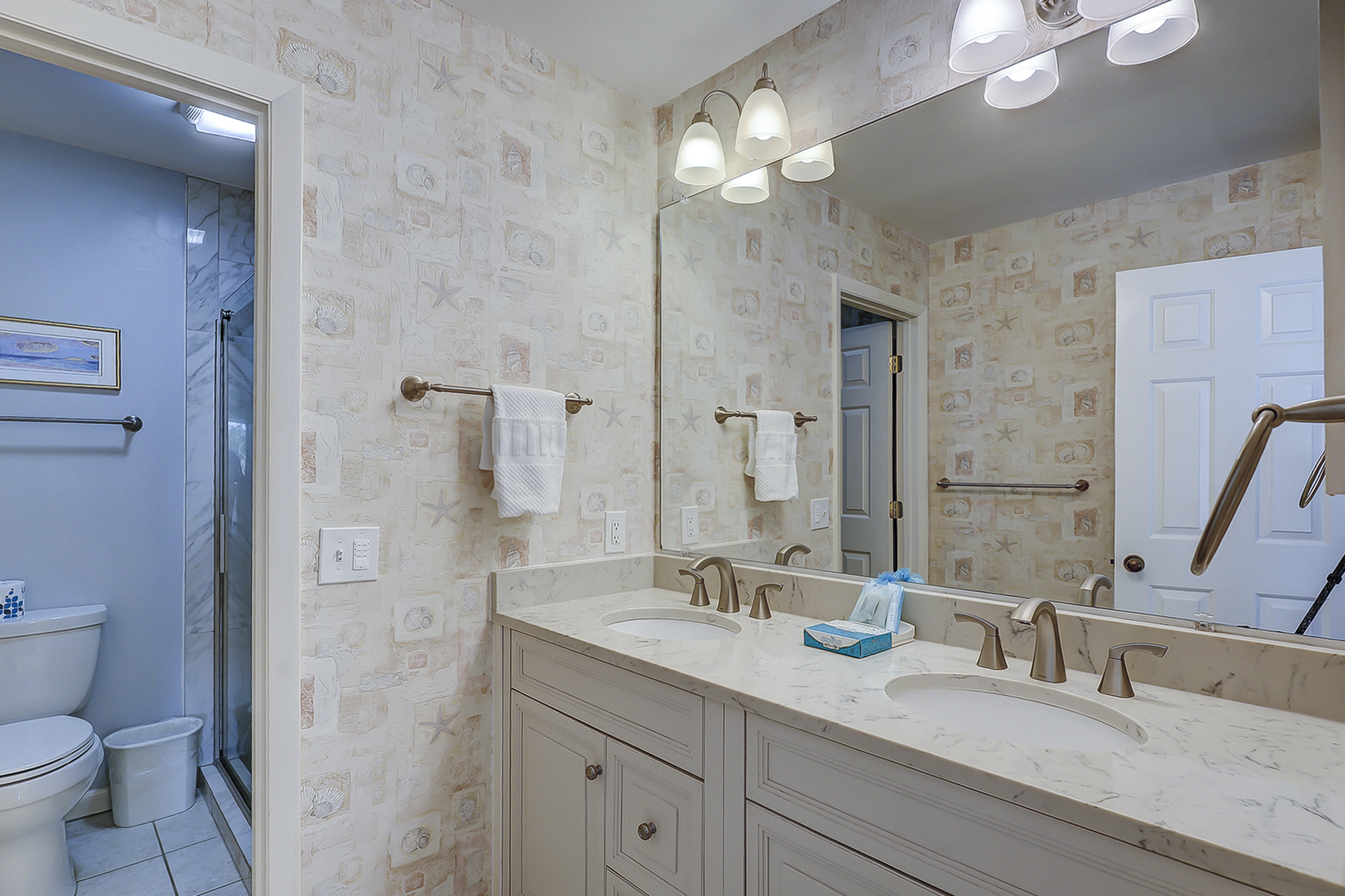 Primary Bathroom - 1st Floor